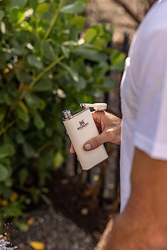 Stanley Classic Flask 8 oz / 0.23 L with Never-Lose Cap, Wide Mouth Stainless Steel Hip Flask for Easy Filling & Pouring, Insulated BPA-Free Leak-Proof Flask,Hammertone Green