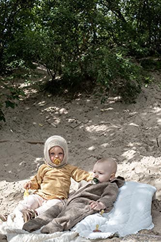 BIBS De Lux Baby Pacifier 2-Pack | Made in Denmark | BPA Free Dummy Soother, Round Nipple. Natural Rubber Latex, Size 2 (6-18 Months), Vanilla/Dark Oak