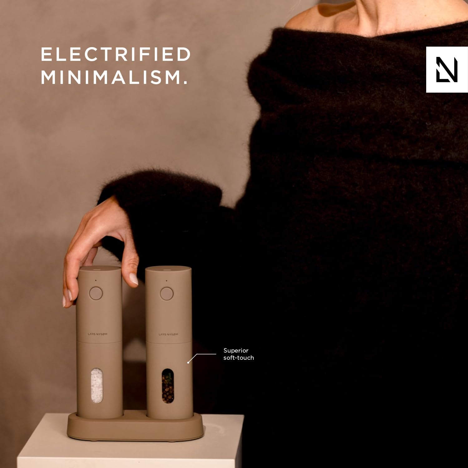 LARS NYSØM Electric Salt and Pepper Grinder Set I Automatic Salt and Pepper Mills with Adjustable Ceramic Grinder I USB Rechargeable Electric Spice Grinder Set (Almond Beige)