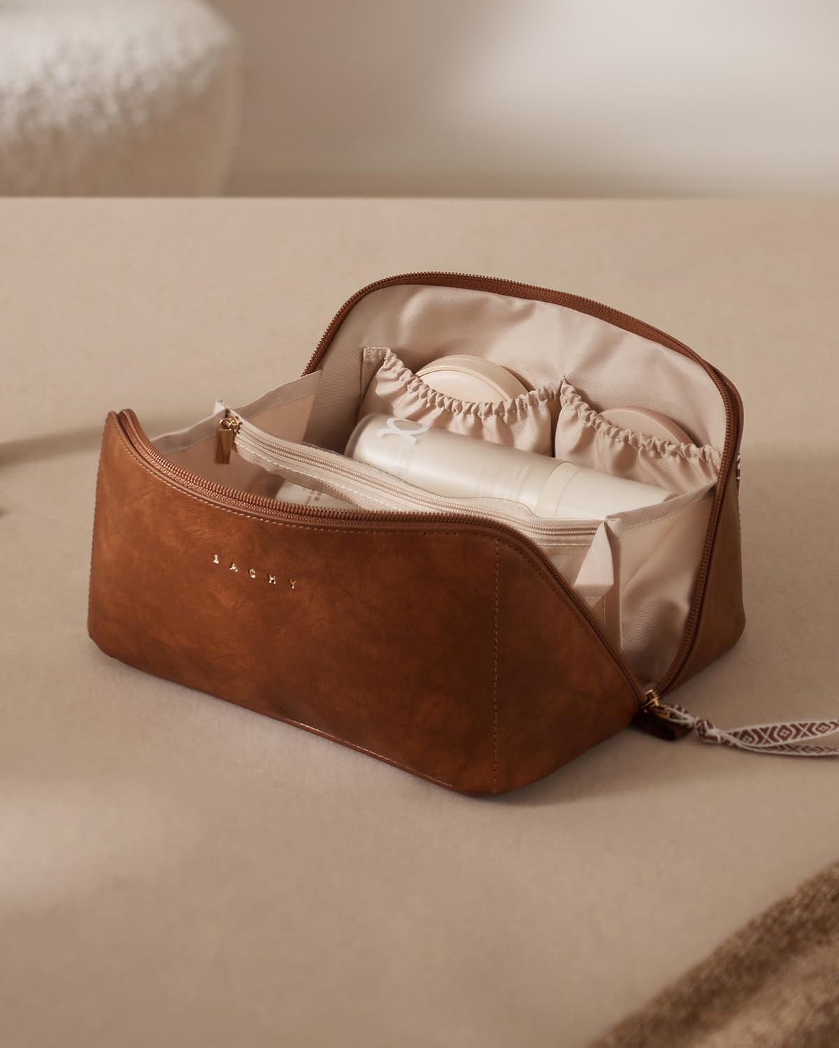 EACHY Travel Makeup Bag,Large Capacity Cosmetic Bags for Women,Waterproof Portable Pouch Open Flat Toiletry Bag Make up Organizer with Divider and Handle