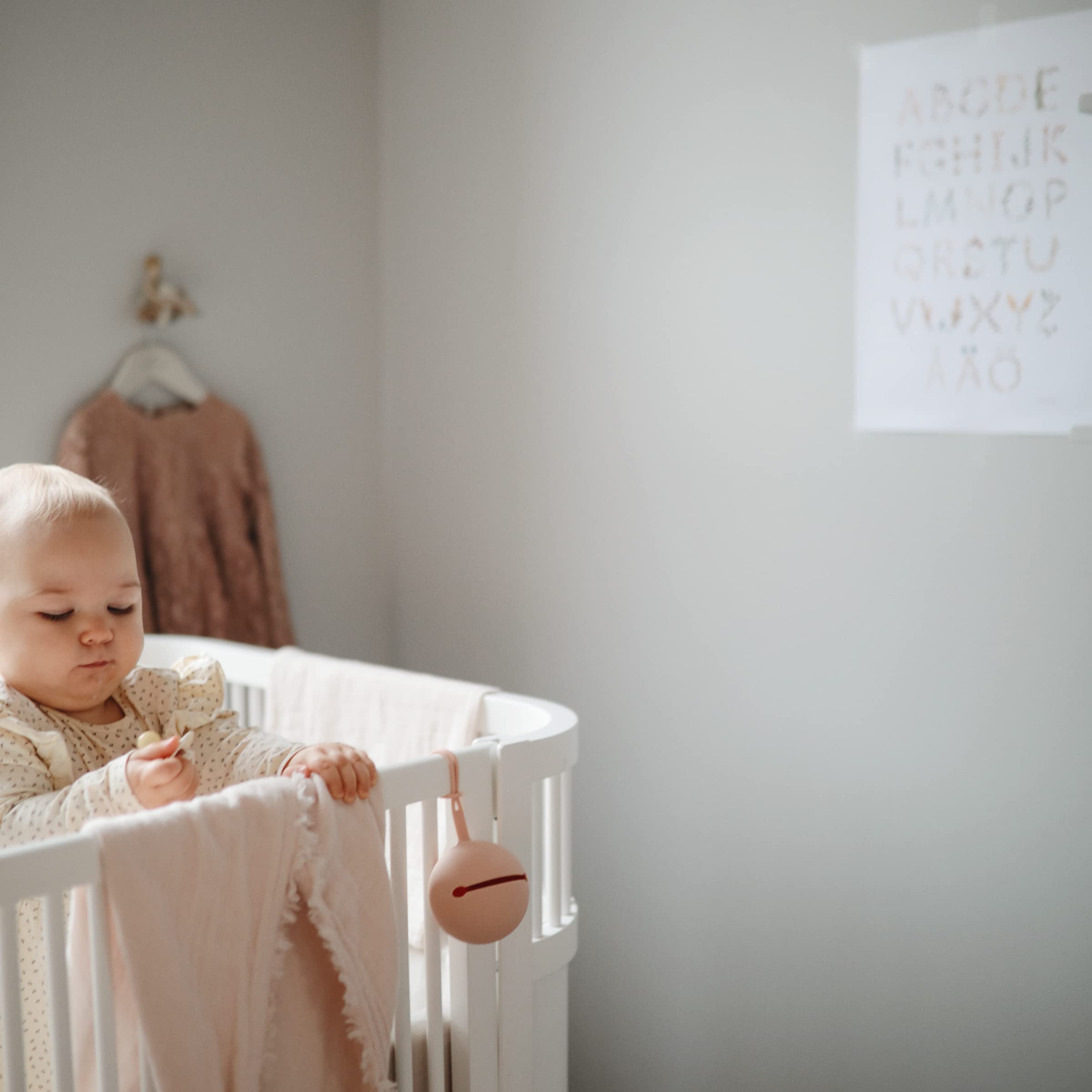 mushie Silicone Pacifier Holder Case (Shifting Sand