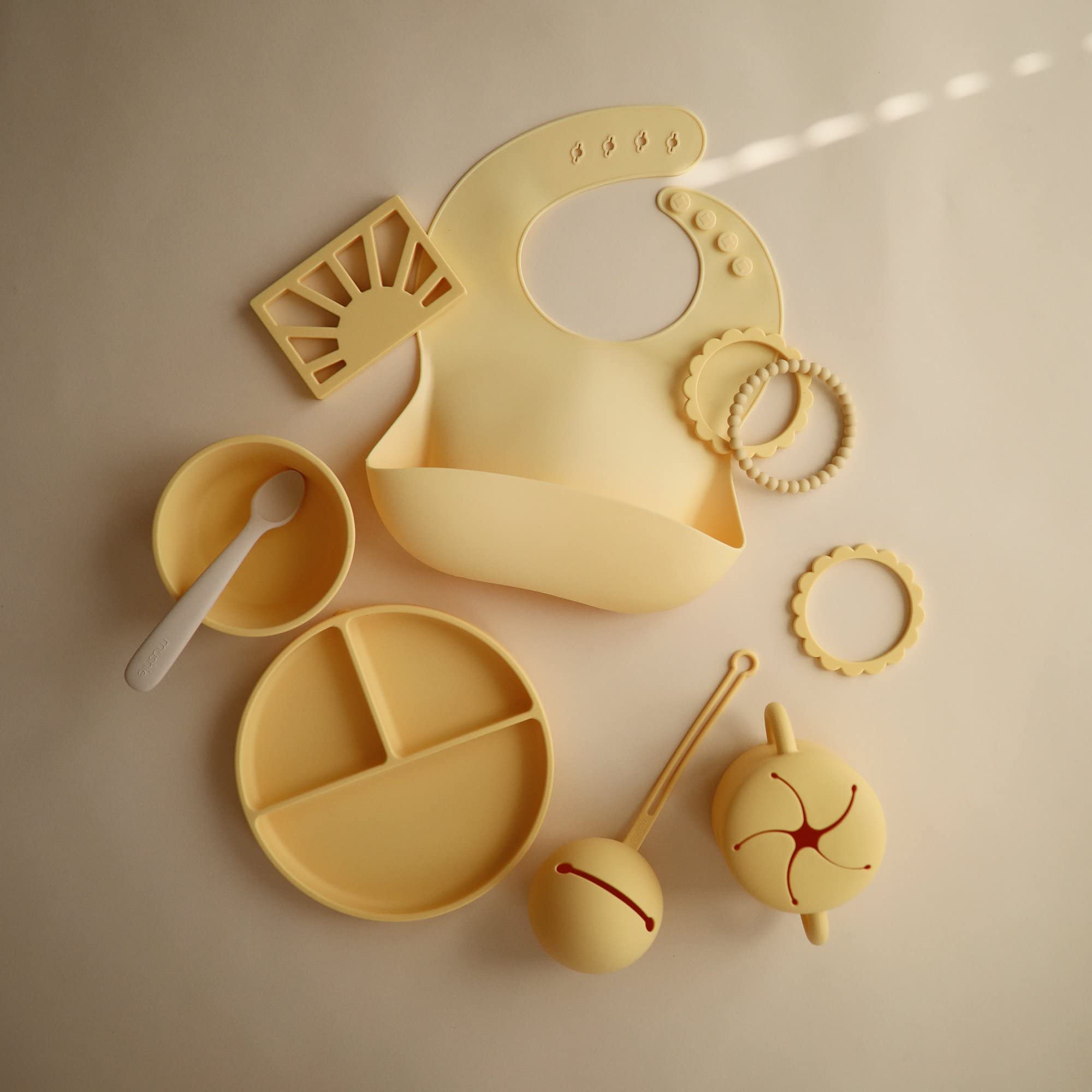mushie Silicone Suction Plate | BPA-Free Non-Slip Design (Ivory)