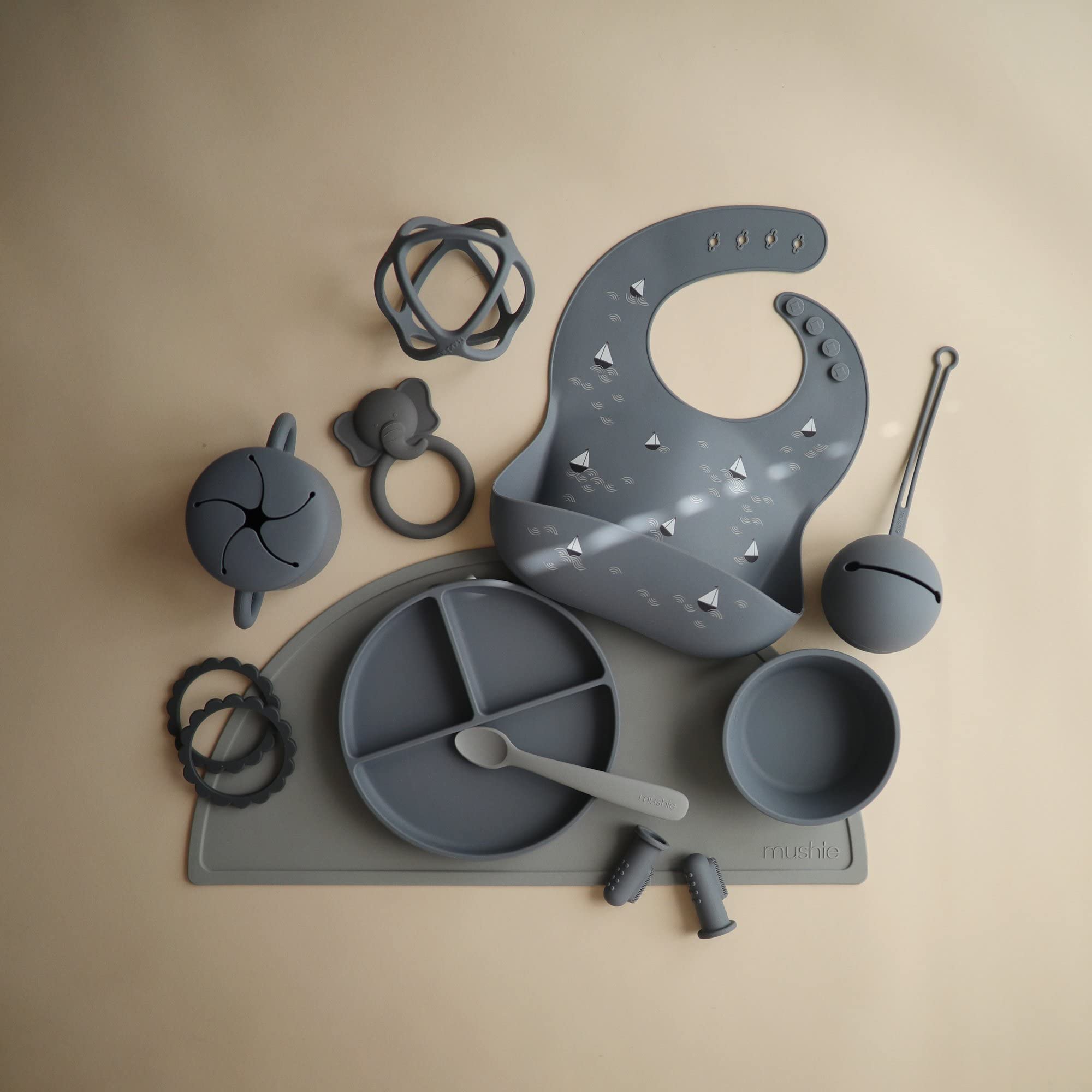 mushie Silicone Suction Plate | BPA-Free Non-Slip Design (Ivory)