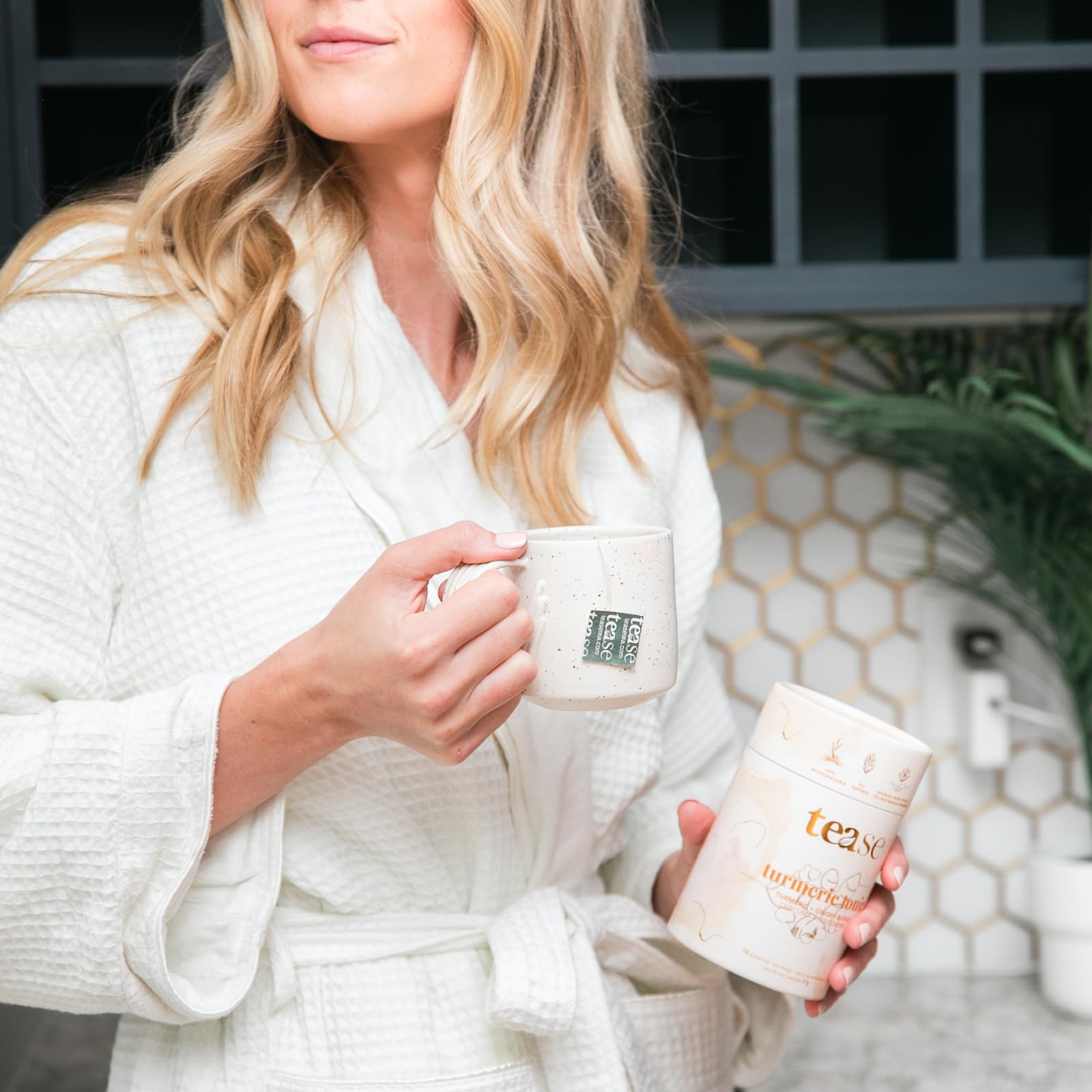 Tease Tea Organic Tea Tube Gift Set | 15 Piece Botanical Pyramid Tea Bag Infuser Sachets Loose Leaf Support Citrusy Blend with Rooibos, Peppermint, Valerian Root Caffeine Free 37g (Golden Slumbers)