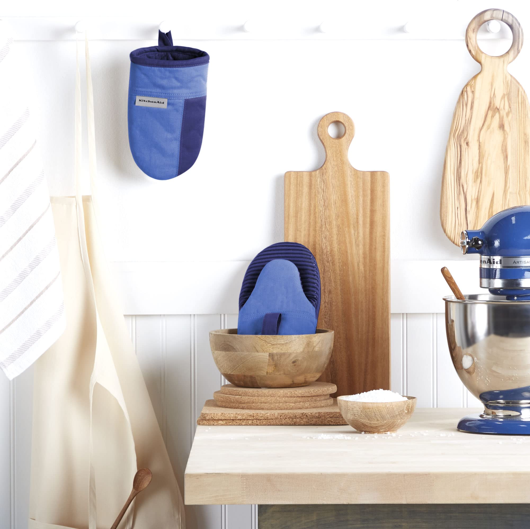 KitchenAid Beacon Two-Tone Non-Slip Mini Oven Mitt Set, Milkshake/Beige, 5.5"x8", 2 Piece