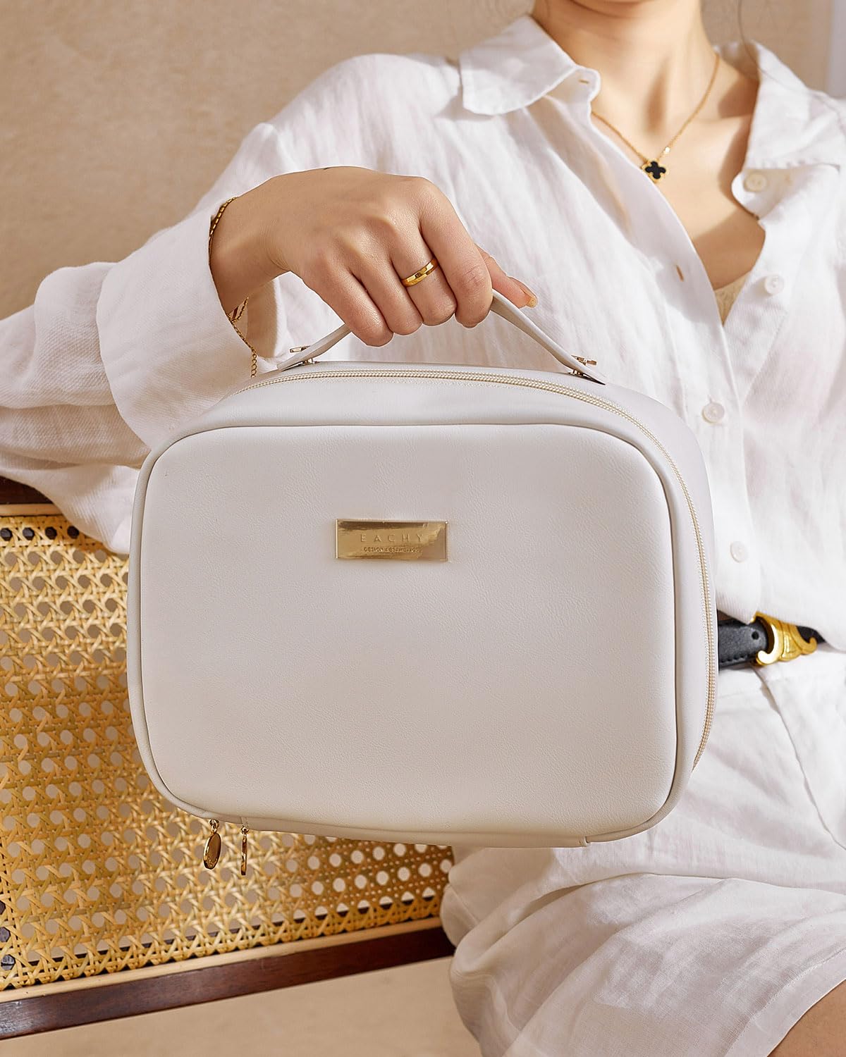 EACHY Travel Makeup Bag,Large Capacity Cosmetic Bags for Women,Waterproof Portable Pouch Open Flat Toiletry Bag Make up Organizer with Divider and Handle