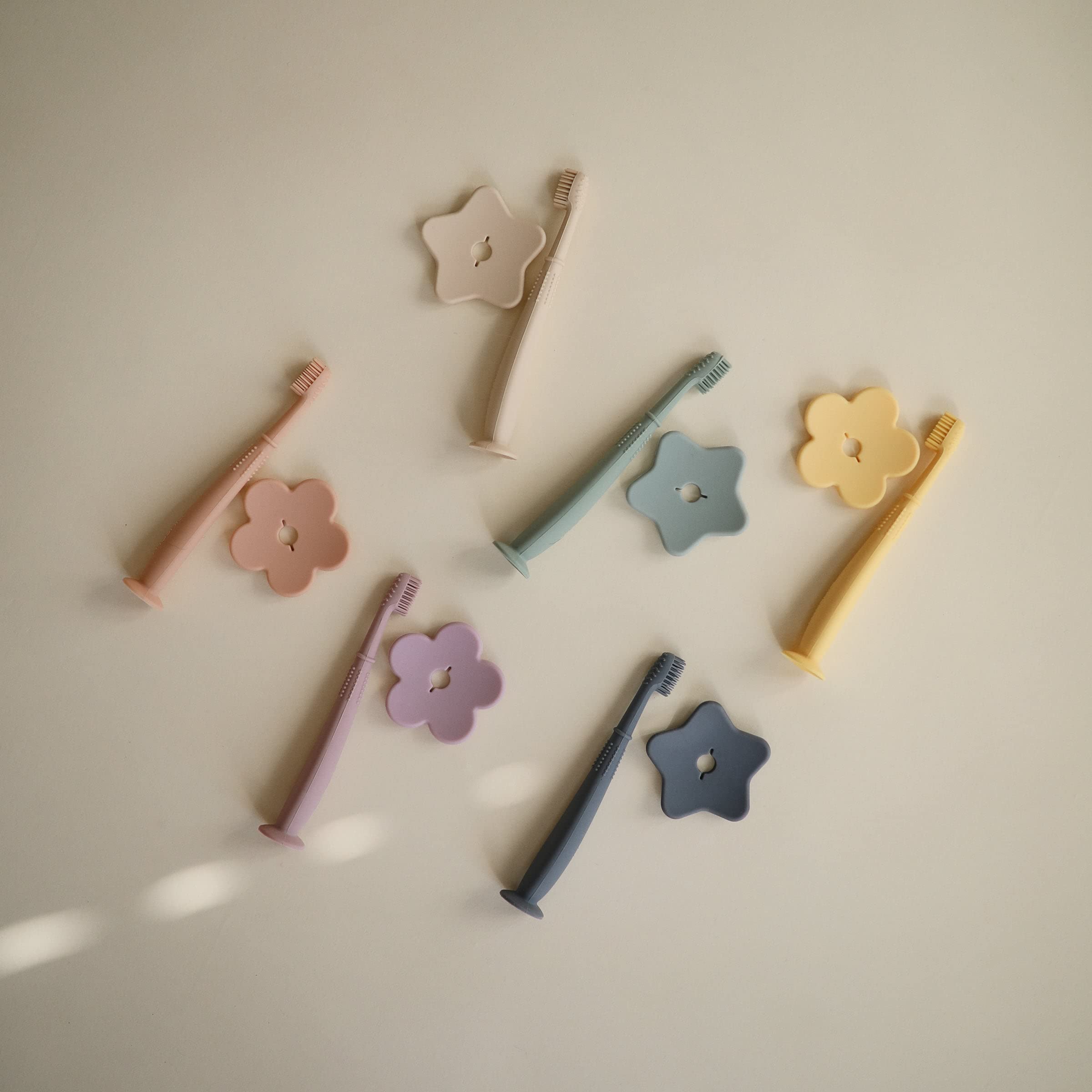 mushie Flower Toddler Training Toothbrush (Soft Lilac)