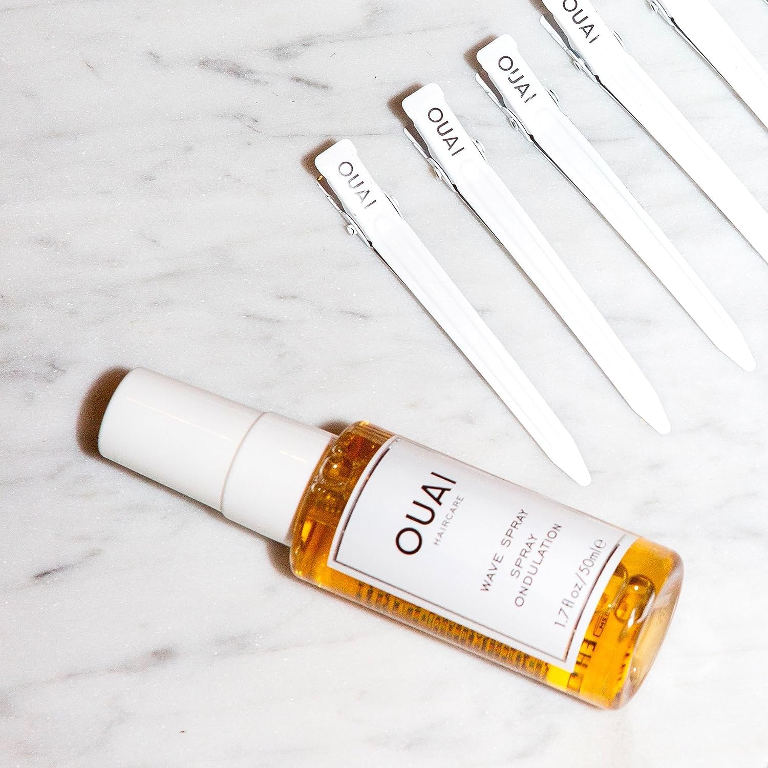 OUAI Wave Spray - Coconut Oil & Rice Protein Texture Mist for Voluminous Beach Waves with Shine - Paraben Free, Safe for Color & Keratin-Treated Hair (4.9 fl oz)