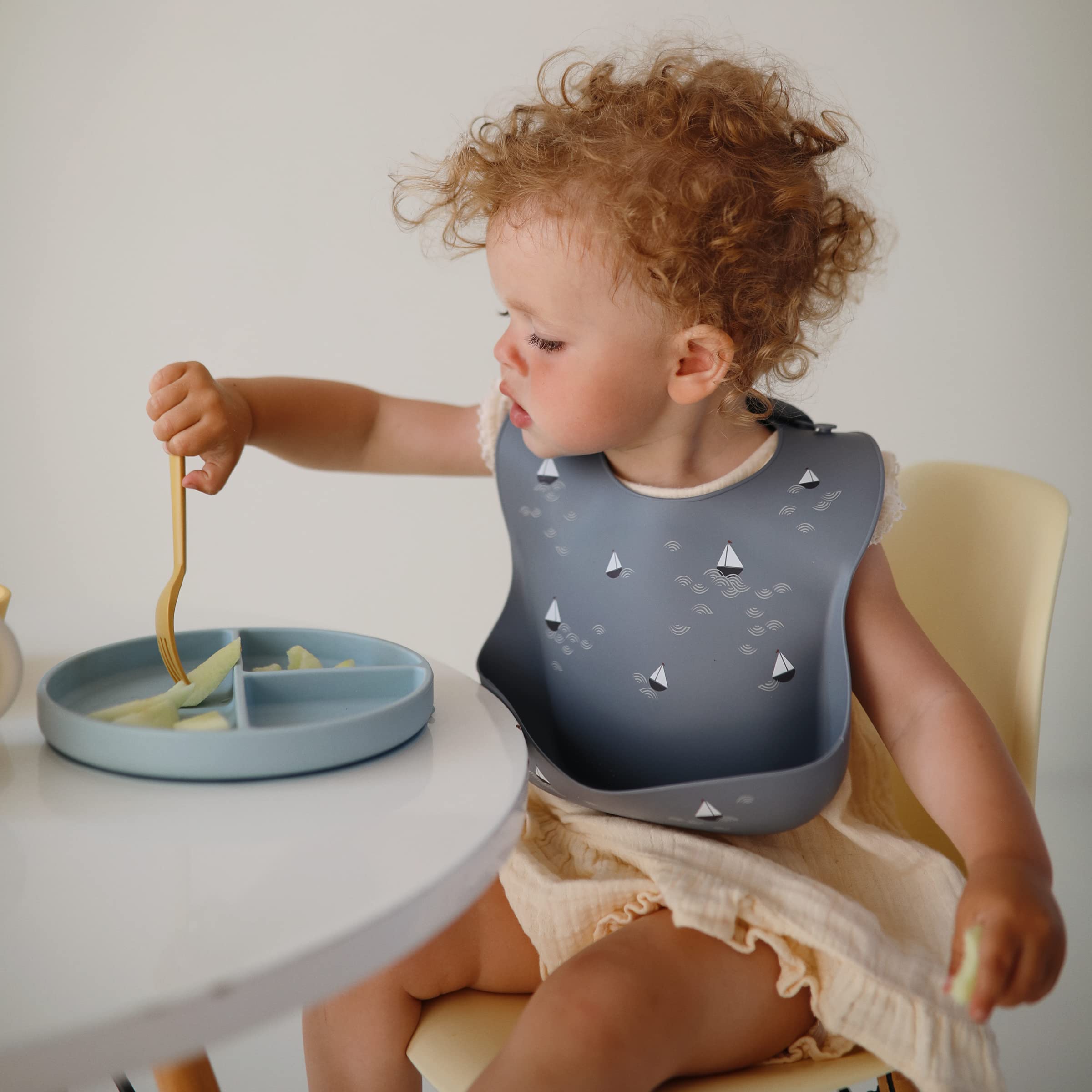 mushie Silicone Suction Plate | BPA-Free Non-Slip Design (Ivory)