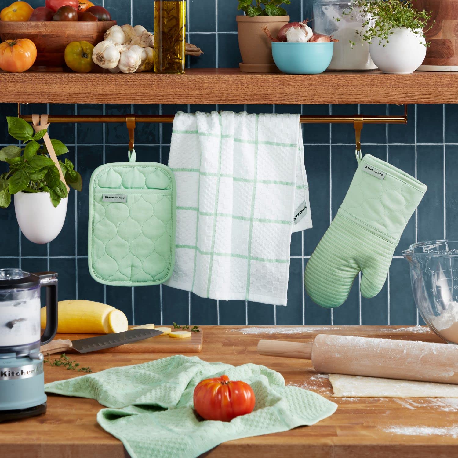 KITCHENAID Quilted Cotton Terry Cloth Oven Mitt, Pot Holder, Kitchen Towel 4-Pack Set, Heat Resistant, Silicone Grip, Gift Set, Milkshake, 16"x26", 7"x13" & 7"x10"
