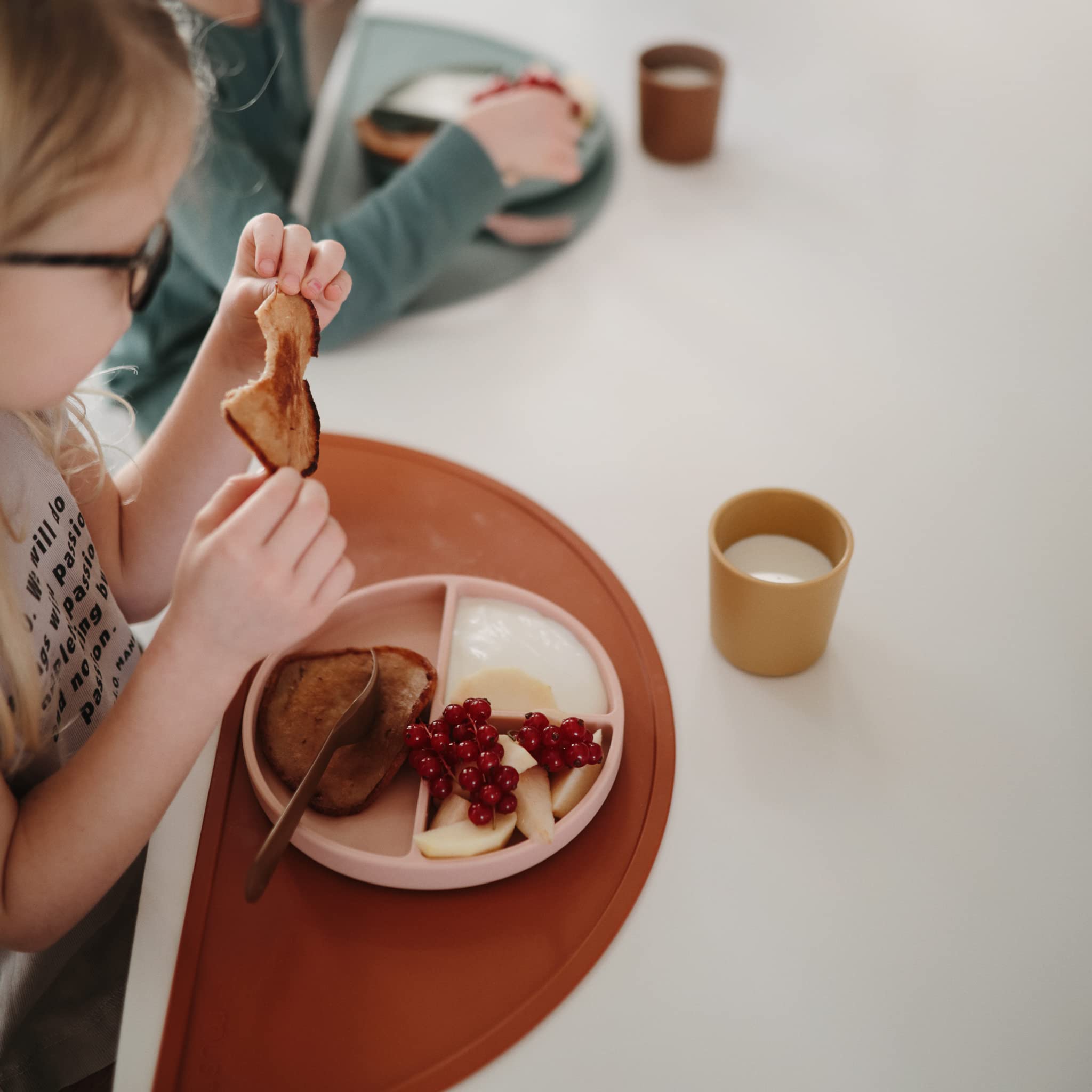 mushie Silicone Suction Plate | BPA-Free Non-Slip Design (Ivory)