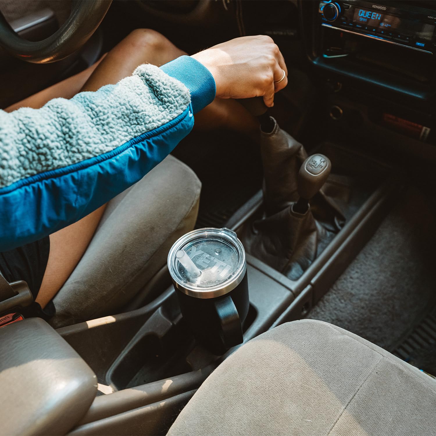 YETI Rambler Tumbler with Handle and Straw Lid, Vacuum Insulated Travel Mug, Stainless Steel