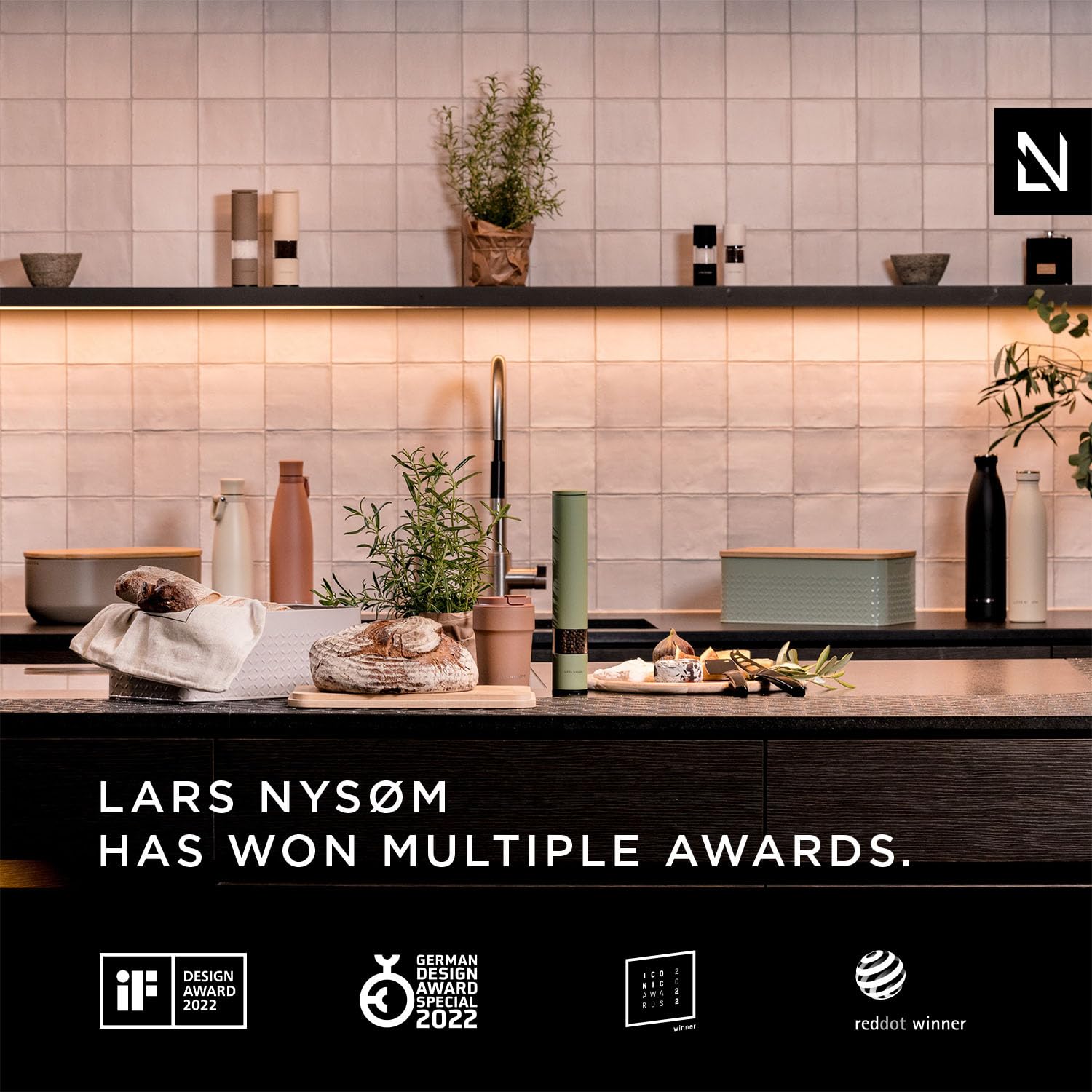 LARS NYSØM Salt and Pepper Mills Set Stainless Steel with Adjustable Ceramic Grinder 2 Pieces I Design Spice Mills Set Manual (Brown/Beige)