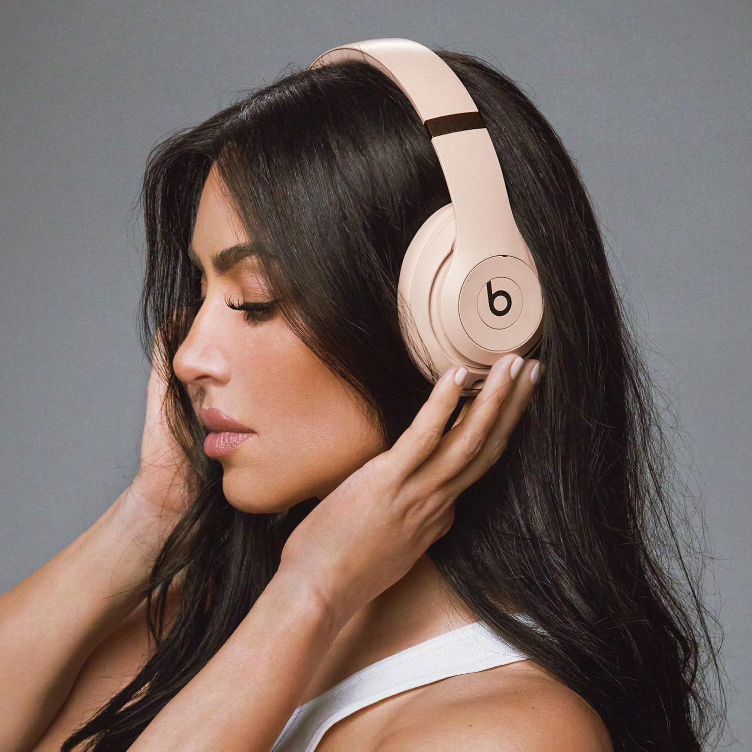 Beats Studio Pro - Wireless Bluetooth Noise Cancelling Headphones - Personalized Spatial Audio, USB-C Lossless Audio, Apple & Android Compatibility, Up to 40 Hours Battery Life - Matte White