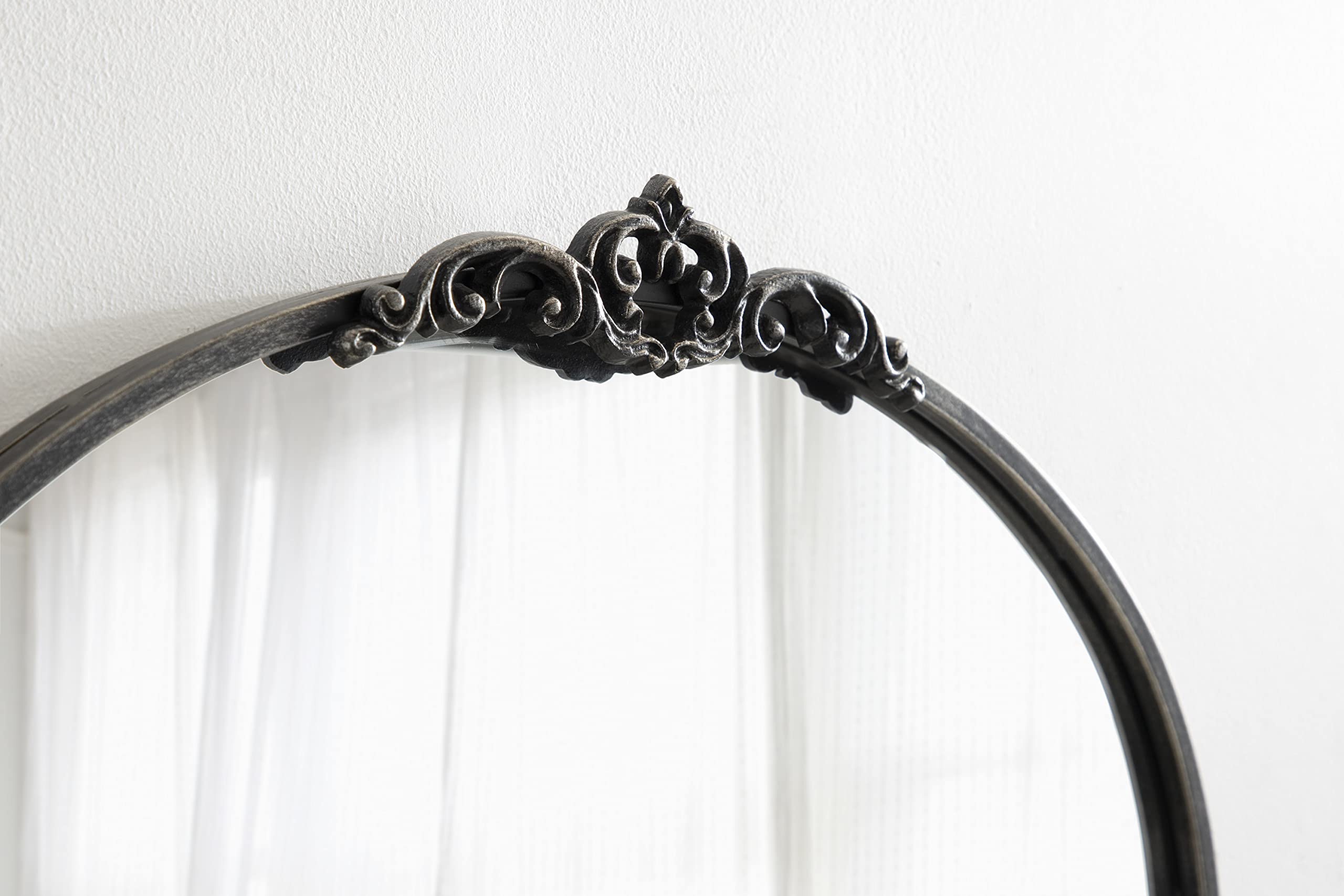 Kate and Laurel Myrcelle Traditional Arched Mirror, 25 x 33, Gold, Decorative Large Arch Mirror with Ornate Garland Detailing Along The Crown and Edges of The Frame