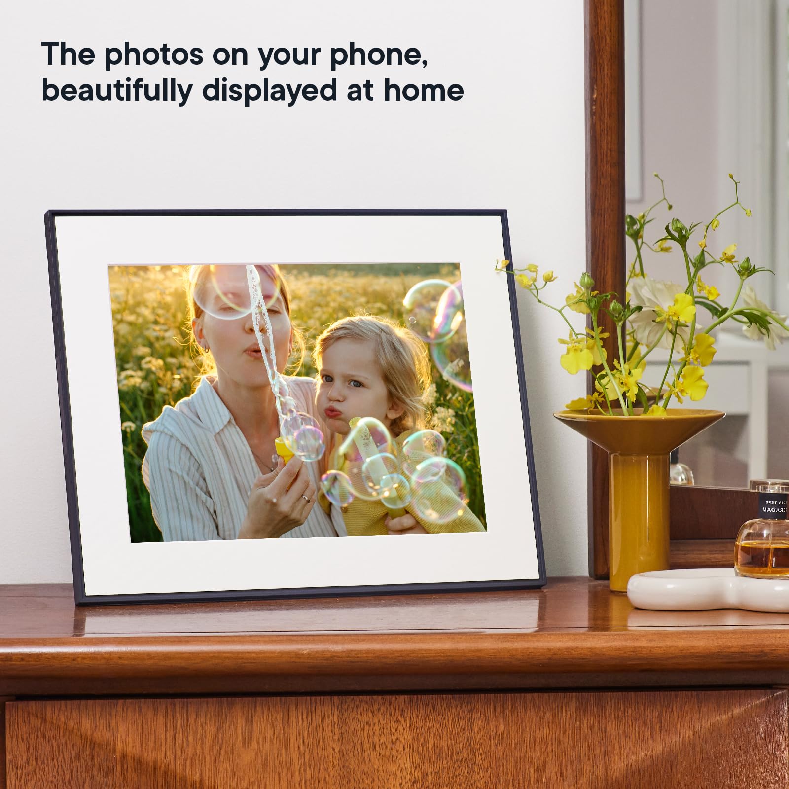 Aura Digital Picture Frame - 10.1" HD Mat Display | Wirecutter&