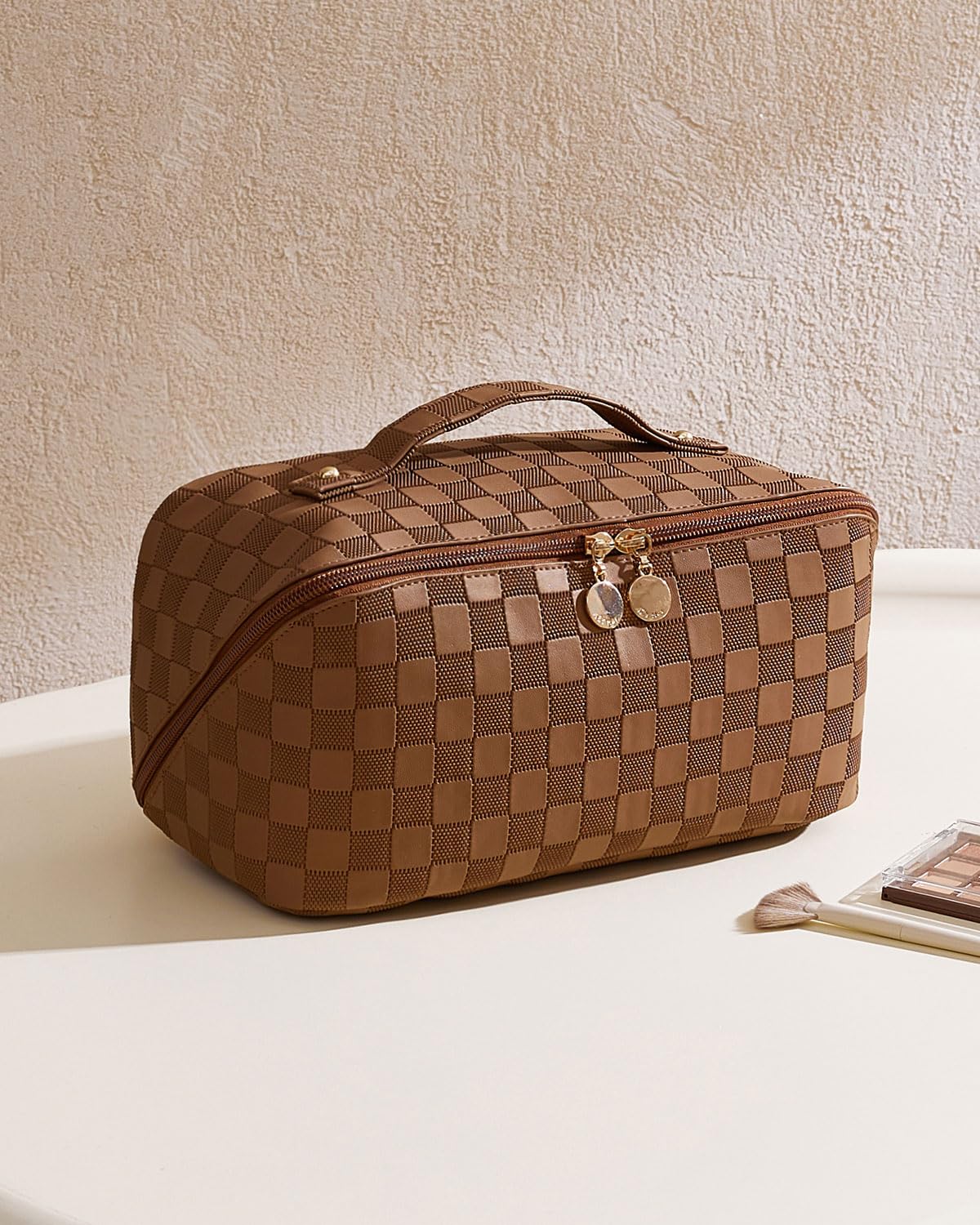 EACHY Travel Makeup Bag,Large Capacity Cosmetic Bags for Women,Waterproof Portable Pouch Open Flat Toiletry Bag Make up Organizer with Divider and Handle