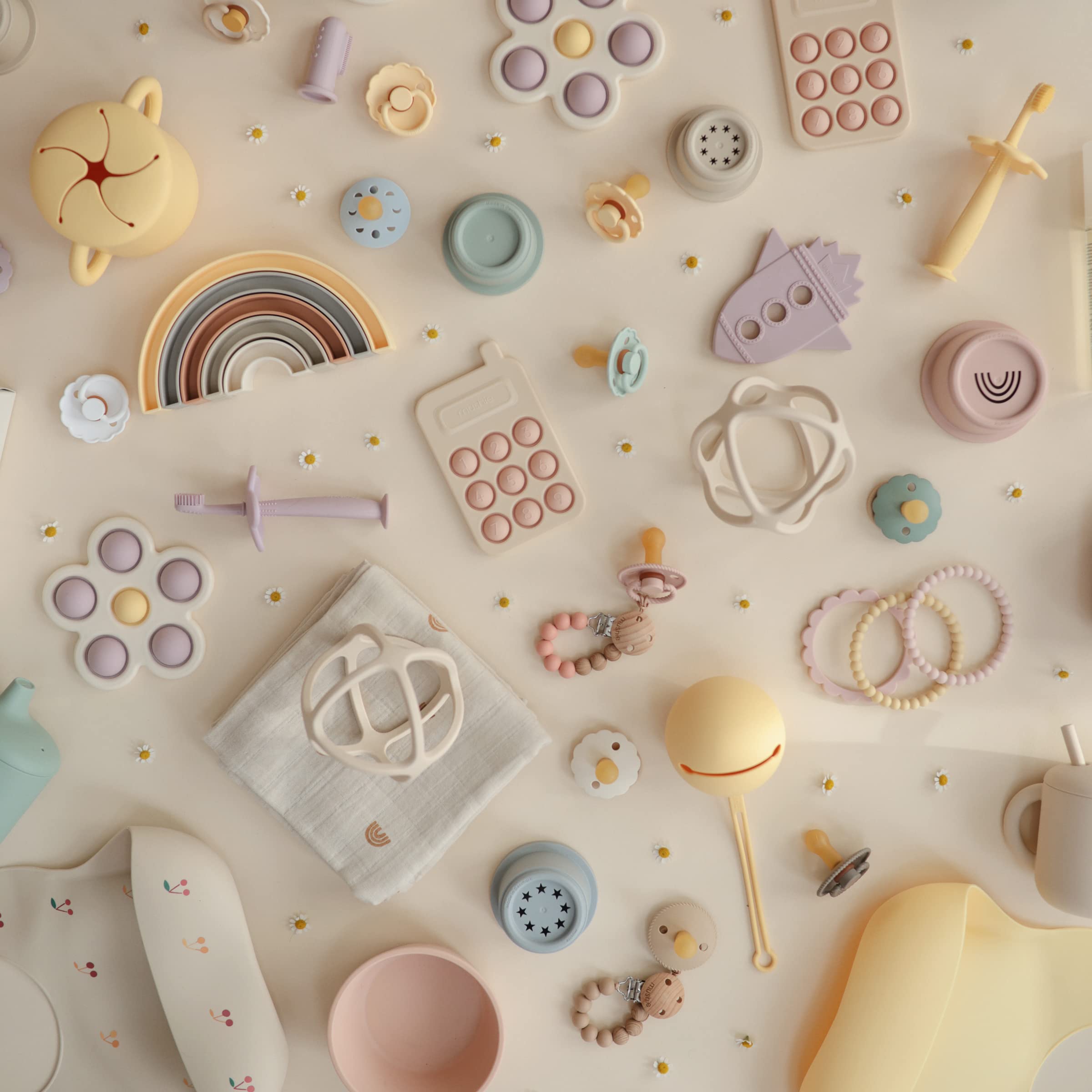 mushie Silicone Pacifier Holder Case (Shifting Sand