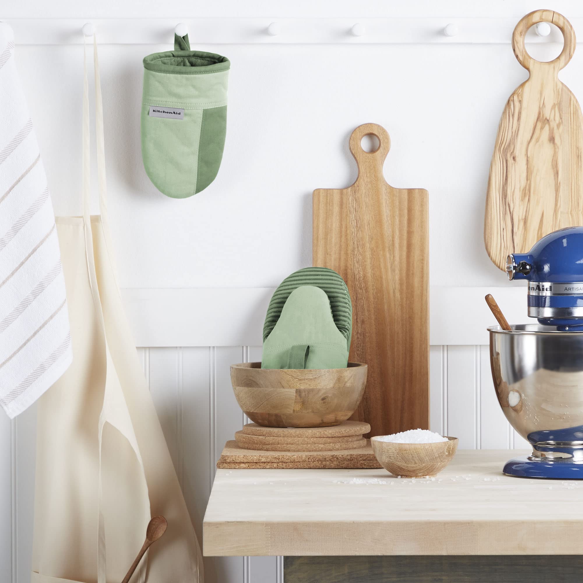 KitchenAid Beacon Two-Tone Non-Slip Mini Oven Mitt Set, Milkshake/Beige, 5.5"x8", 2 Piece