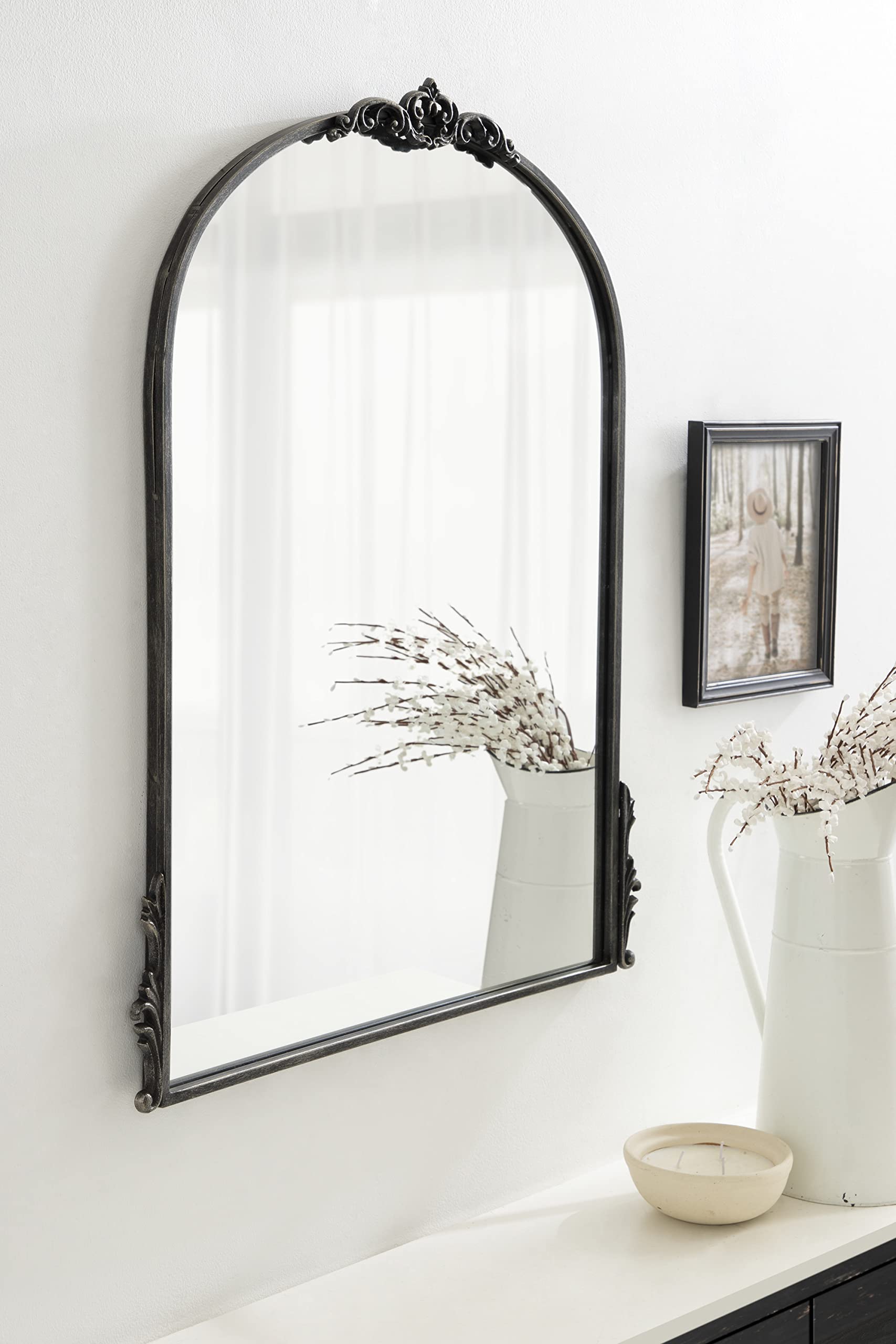 Kate and Laurel Myrcelle Traditional Arched Mirror, 25 x 33, Gold, Decorative Large Arch Mirror with Ornate Garland Detailing Along The Crown and Edges of The Frame