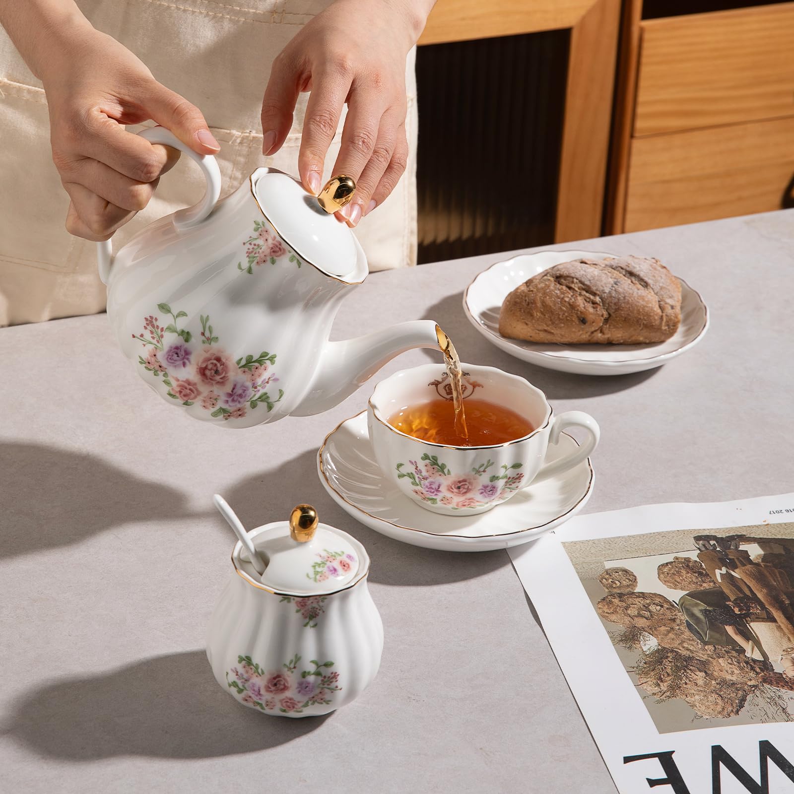 Sweejar Royal Teapot, Ceramic Tea Pot with Removable Stainless Steel Infuser, Blooming & Loose Leaf Teapot - 28 Ounce(White)