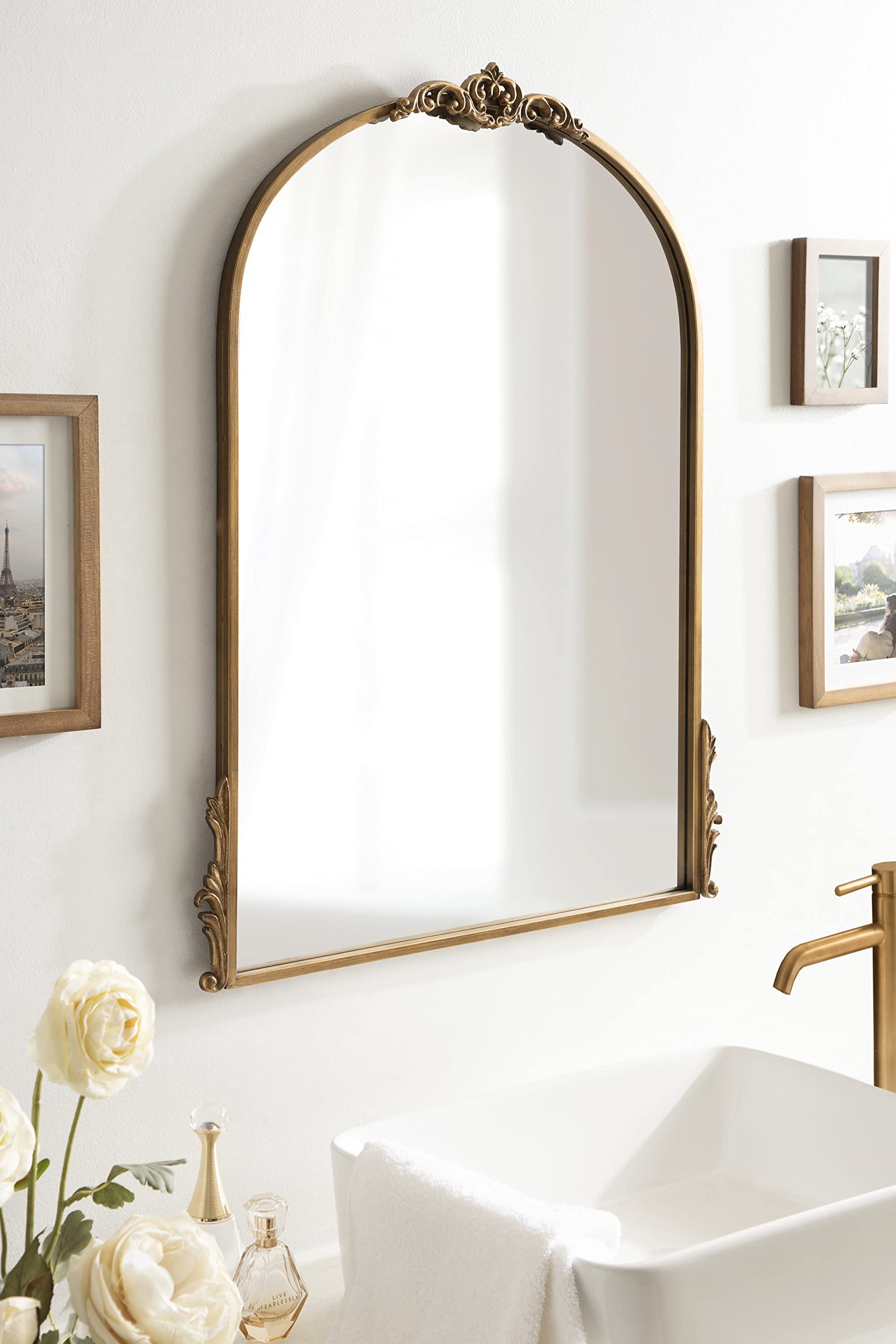 Kate and Laurel Myrcelle Traditional Arched Mirror, 25 x 33, Gold, Decorative Large Arch Mirror with Ornate Garland Detailing Along The Crown and Edges of The Frame