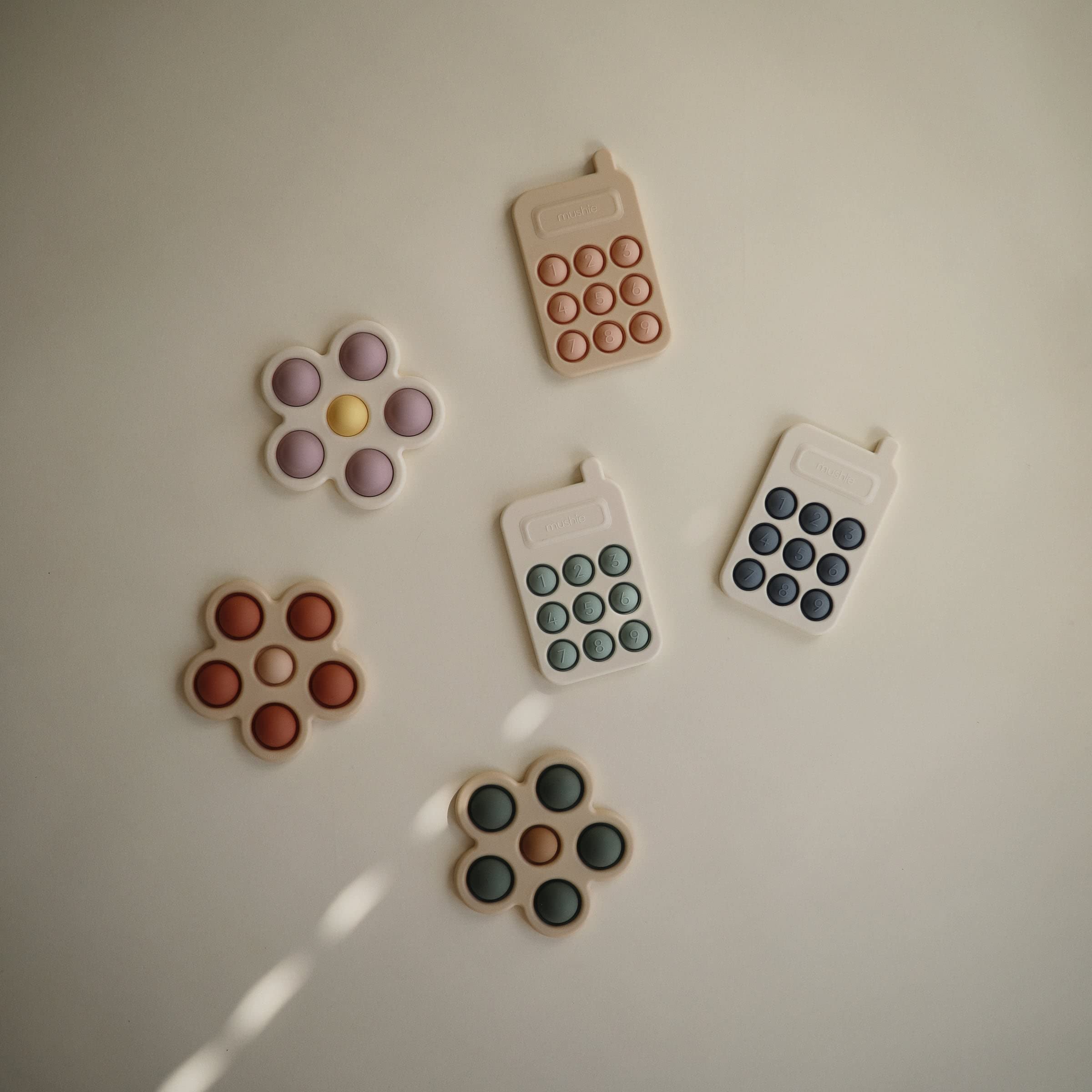 mushie Paint Palette Press Toy