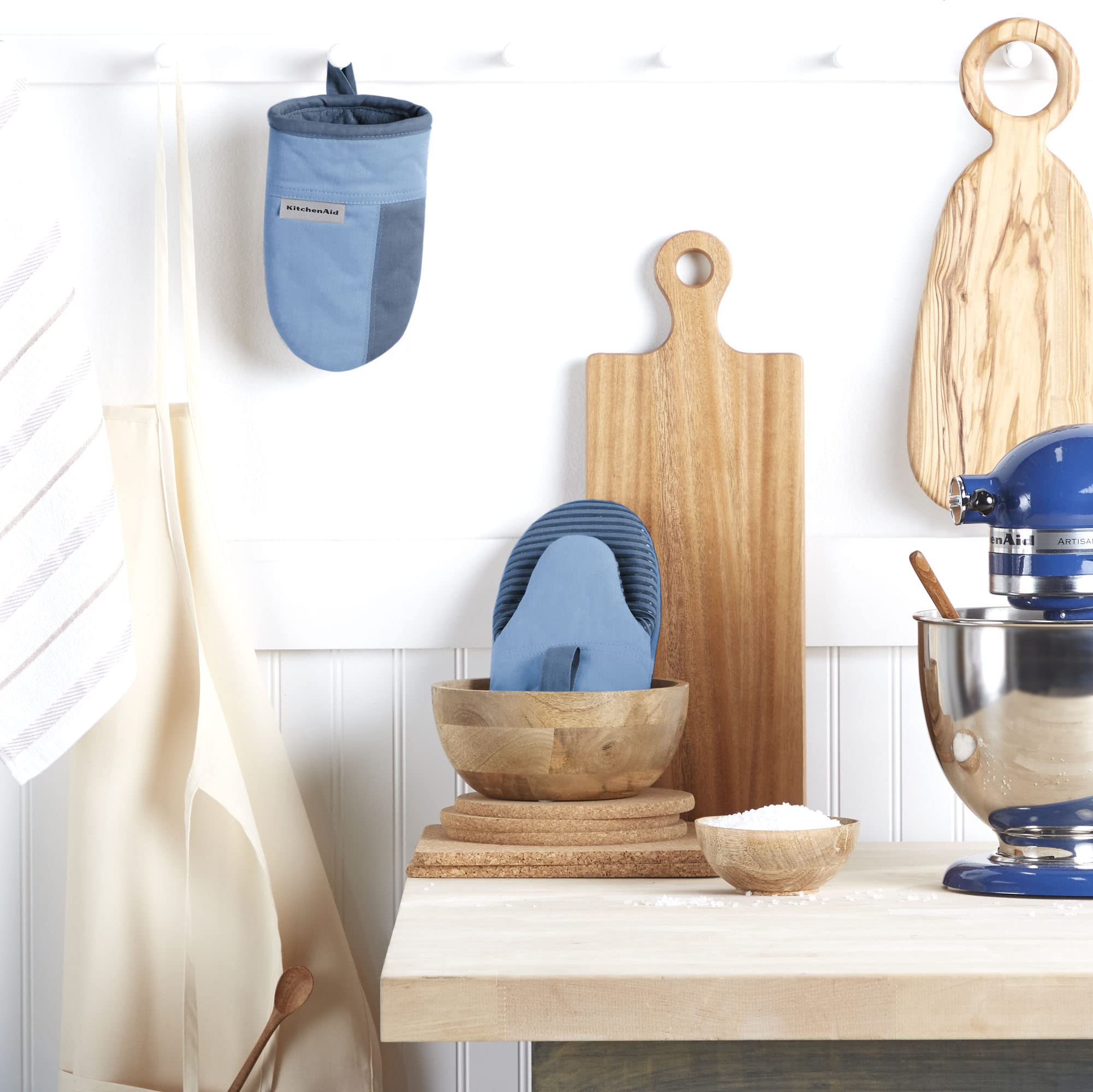 KitchenAid Beacon Two-Tone Non-Slip Mini Oven Mitt Set, Milkshake/Beige, 5.5"x8", 2 Piece