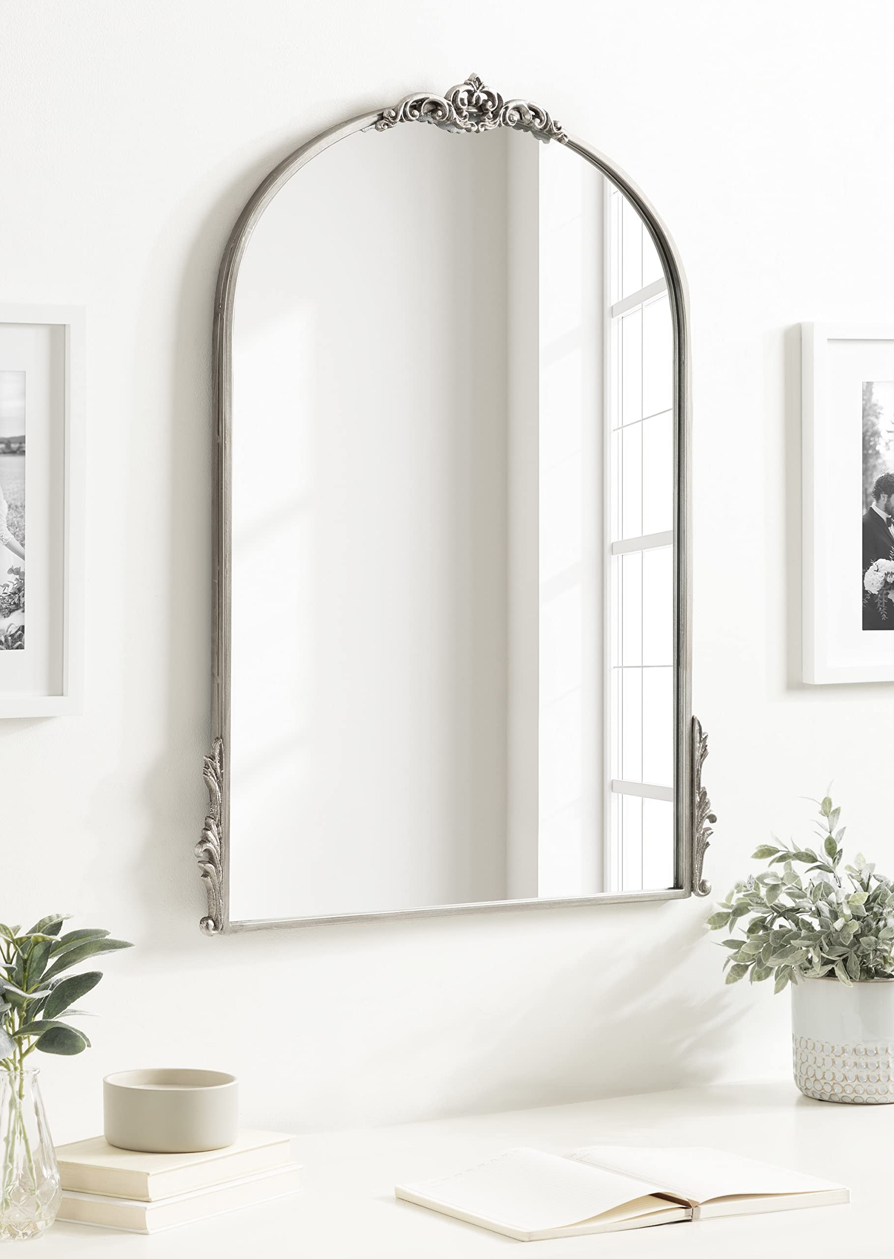 Kate and Laurel Myrcelle Traditional Arched Mirror, 25 x 33, Gold, Decorative Large Arch Mirror with Ornate Garland Detailing Along The Crown and Edges of The Frame