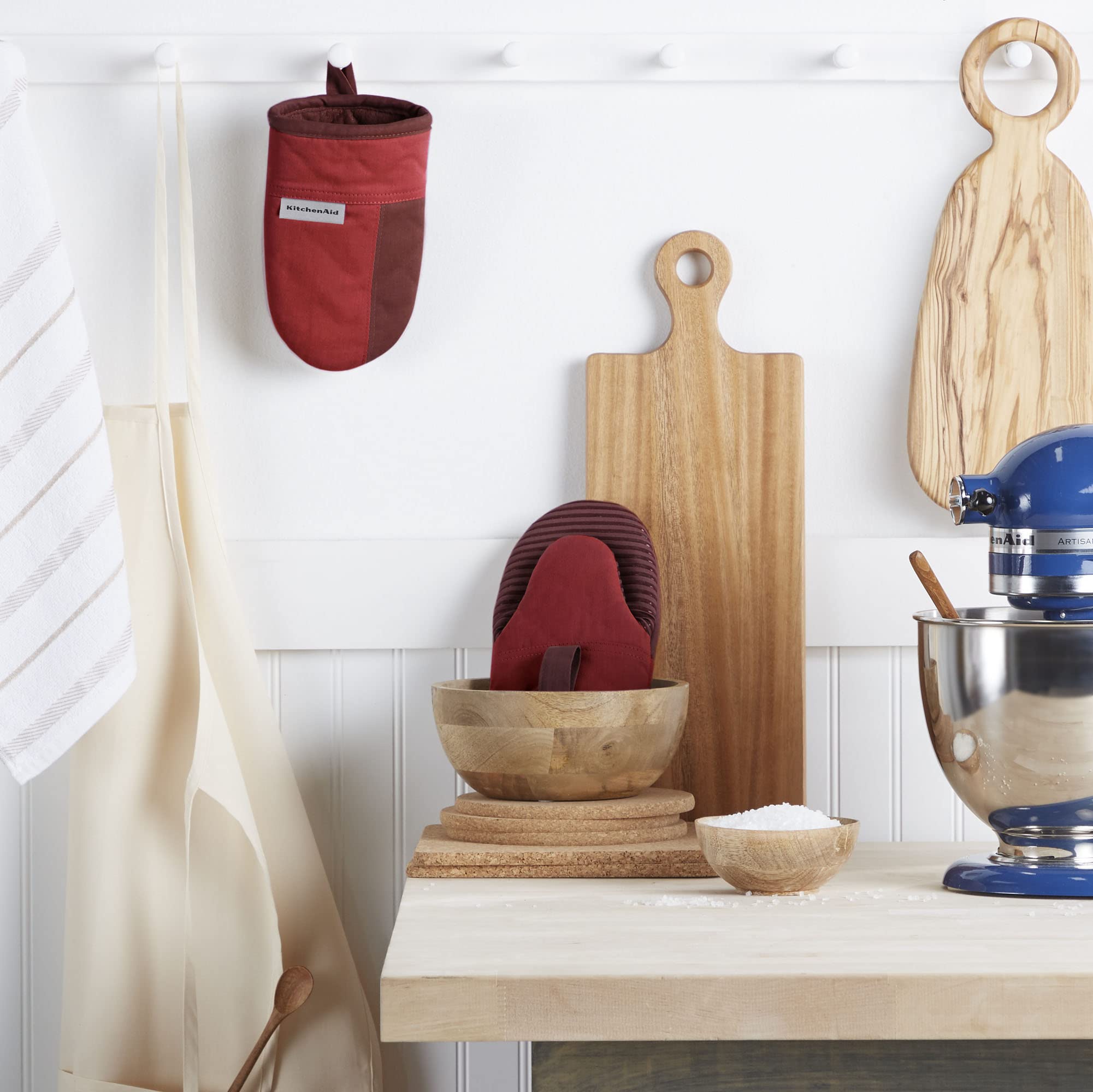 KitchenAid Beacon Two-Tone Non-Slip Mini Oven Mitt Set, Milkshake/Beige, 5.5"x8", 2 Piece