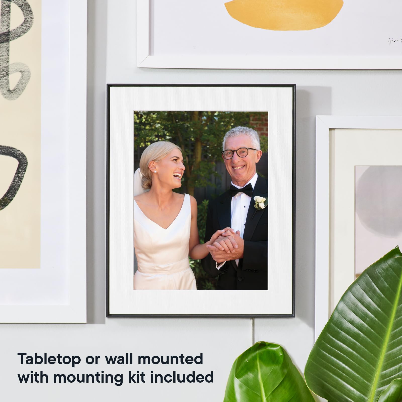 Aura Digital Picture Frame - 10.1" HD Mat Display | Wirecutter&