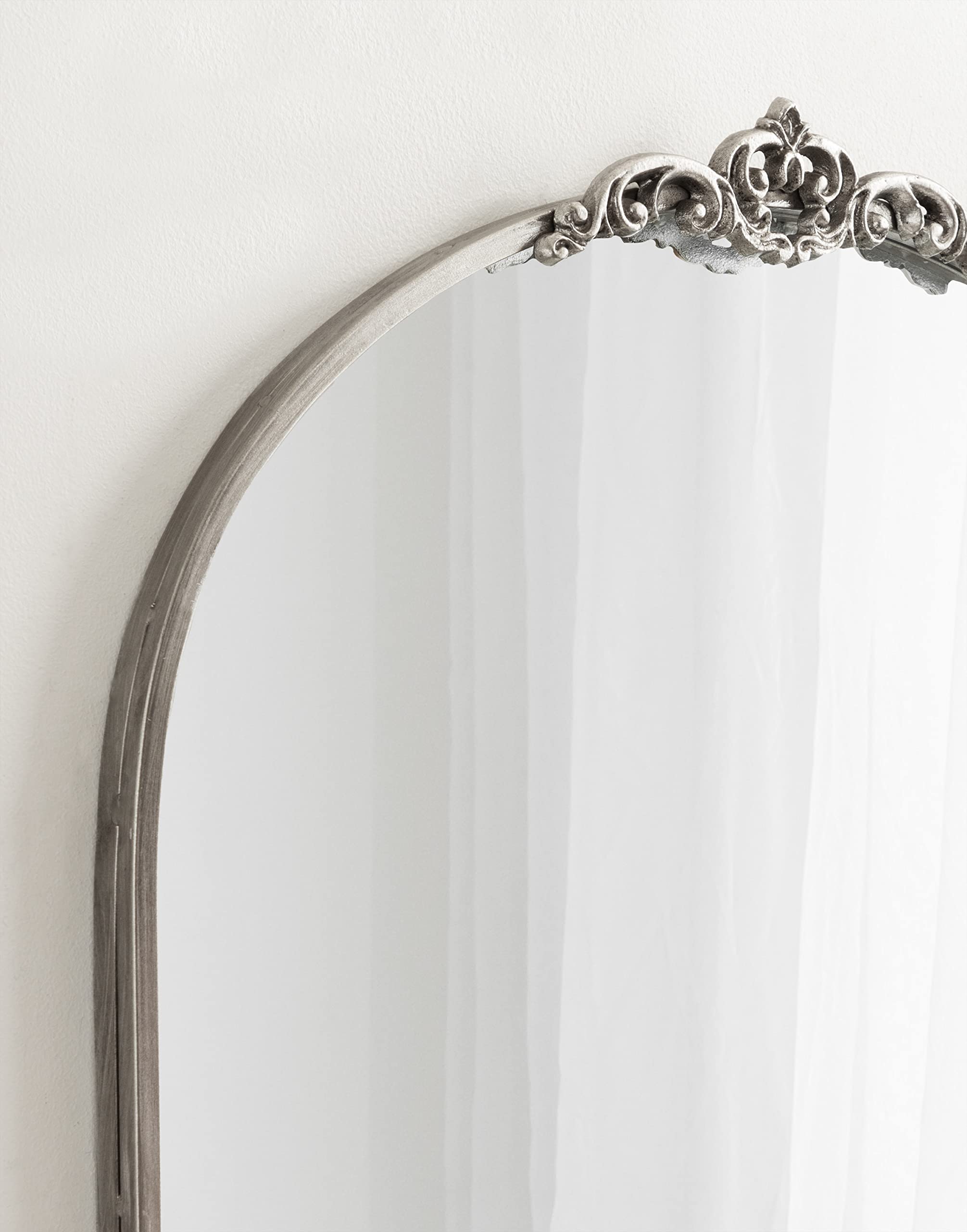 Kate and Laurel Myrcelle Traditional Arched Mirror, 25 x 33, Gold, Decorative Large Arch Mirror with Ornate Garland Detailing Along The Crown and Edges of The Frame
