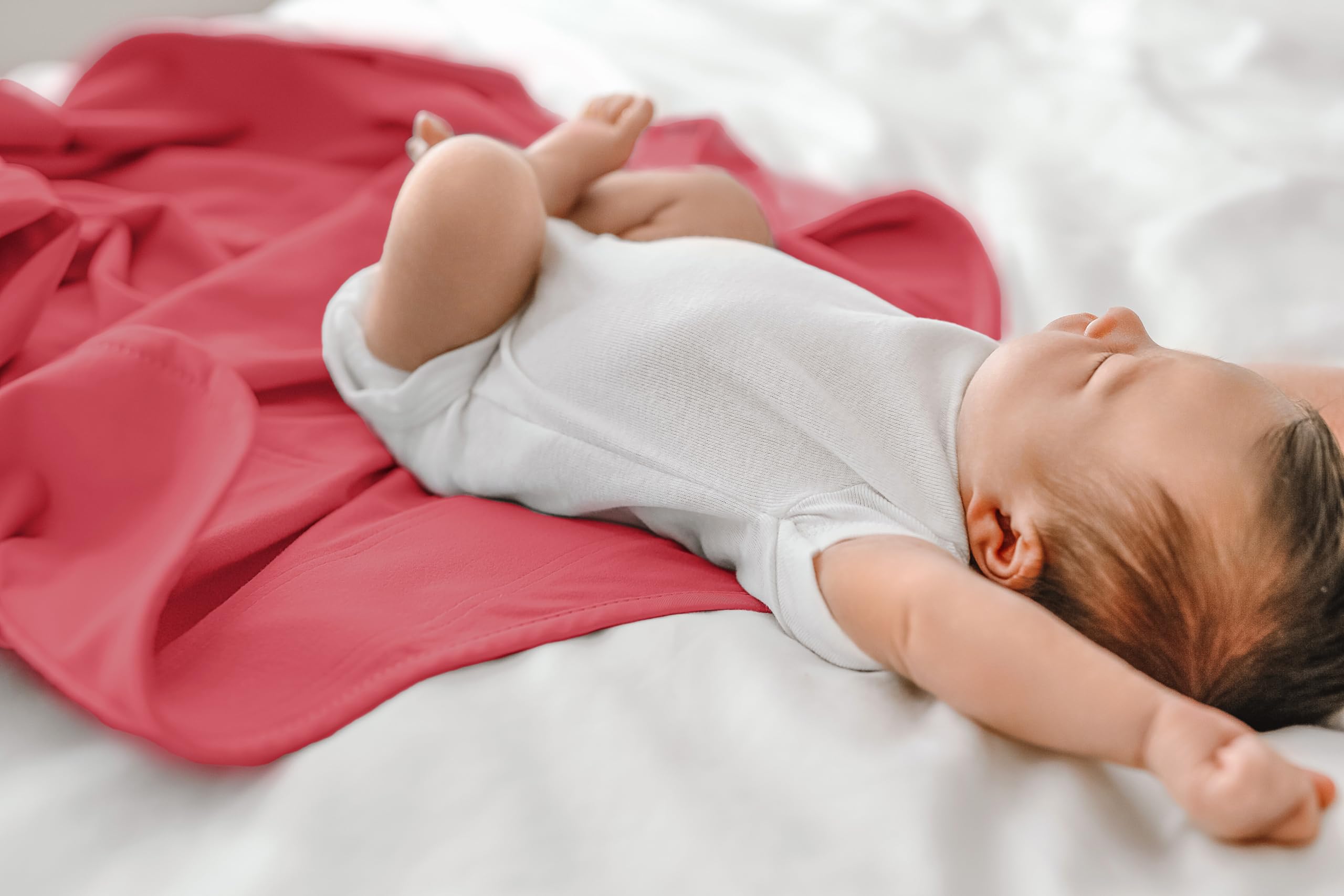 The Ollie Swaddle - Helps to Reduce The Moro (Startle) Reflex - Made from a Custom Designed Moisture-Wicking Material (Sky)