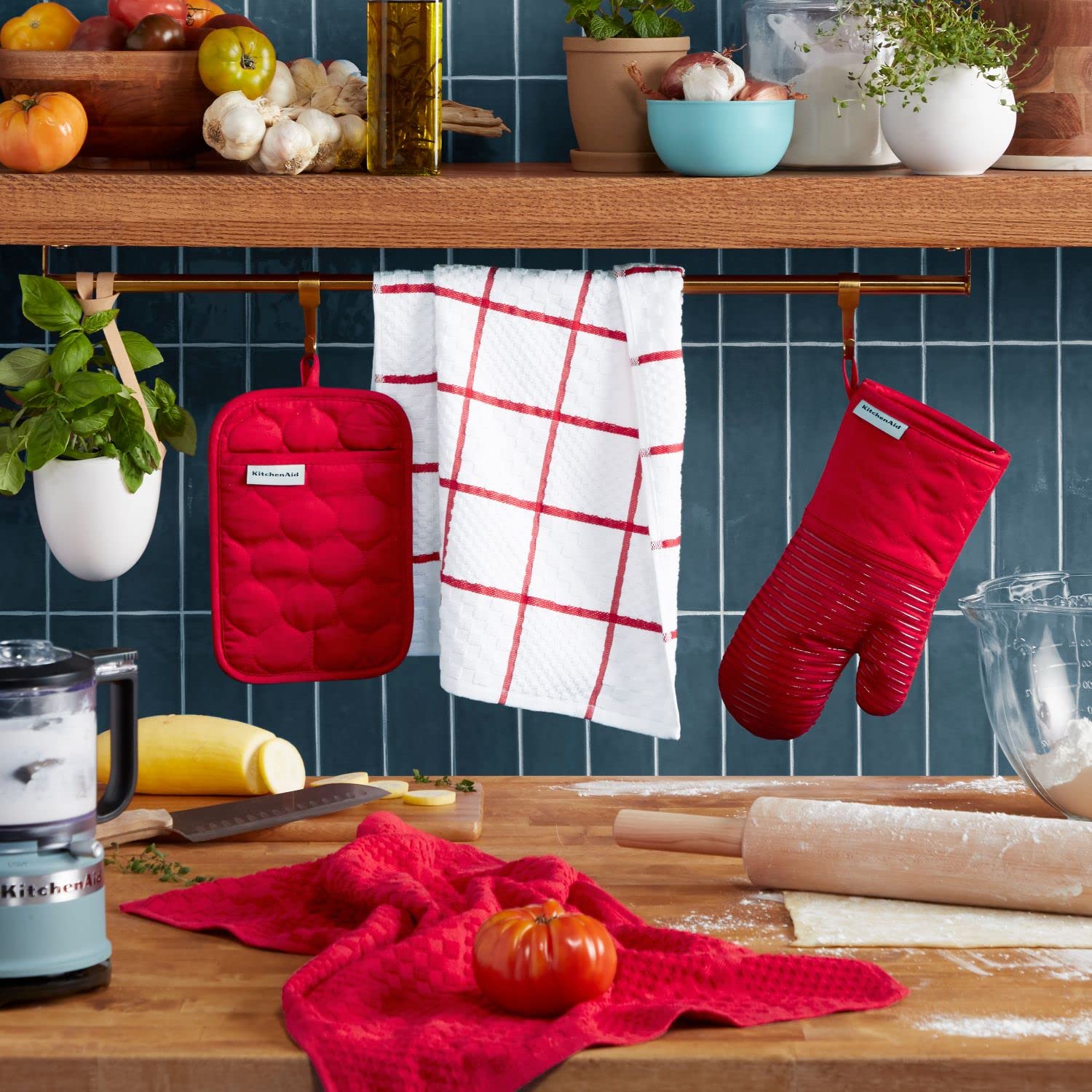 KITCHENAID Quilted Cotton Terry Cloth Oven Mitt, Pot Holder, Kitchen Towel 4-Pack Set, Heat Resistant, Silicone Grip, Gift Set, Milkshake, 16"x26", 7"x13" & 7"x10"