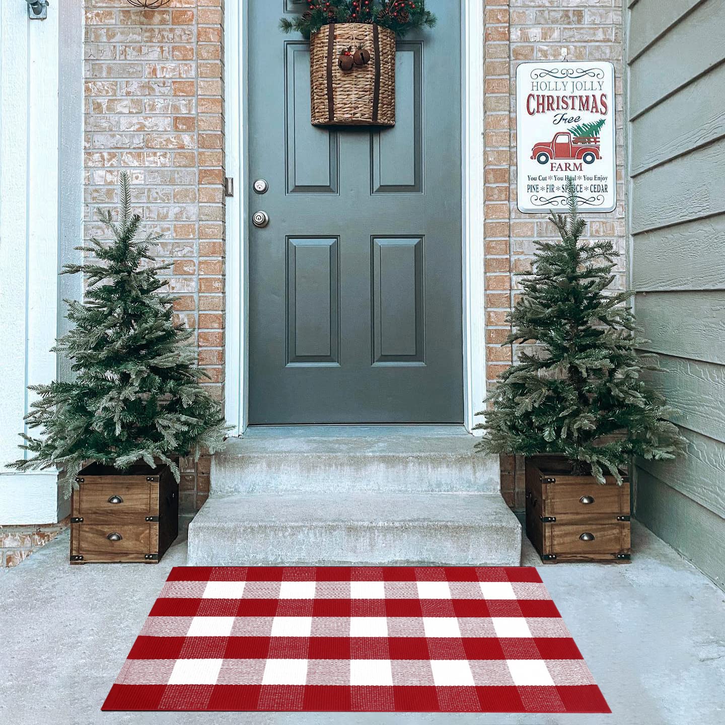 Christmas Red and White Plaid Rug - 28 x 43 Inches Outdoor Front Door Decor Mat Cotton Washable Hand-Woven Rug Christmas New Year Holiday Porch Entryway Layered Doormat