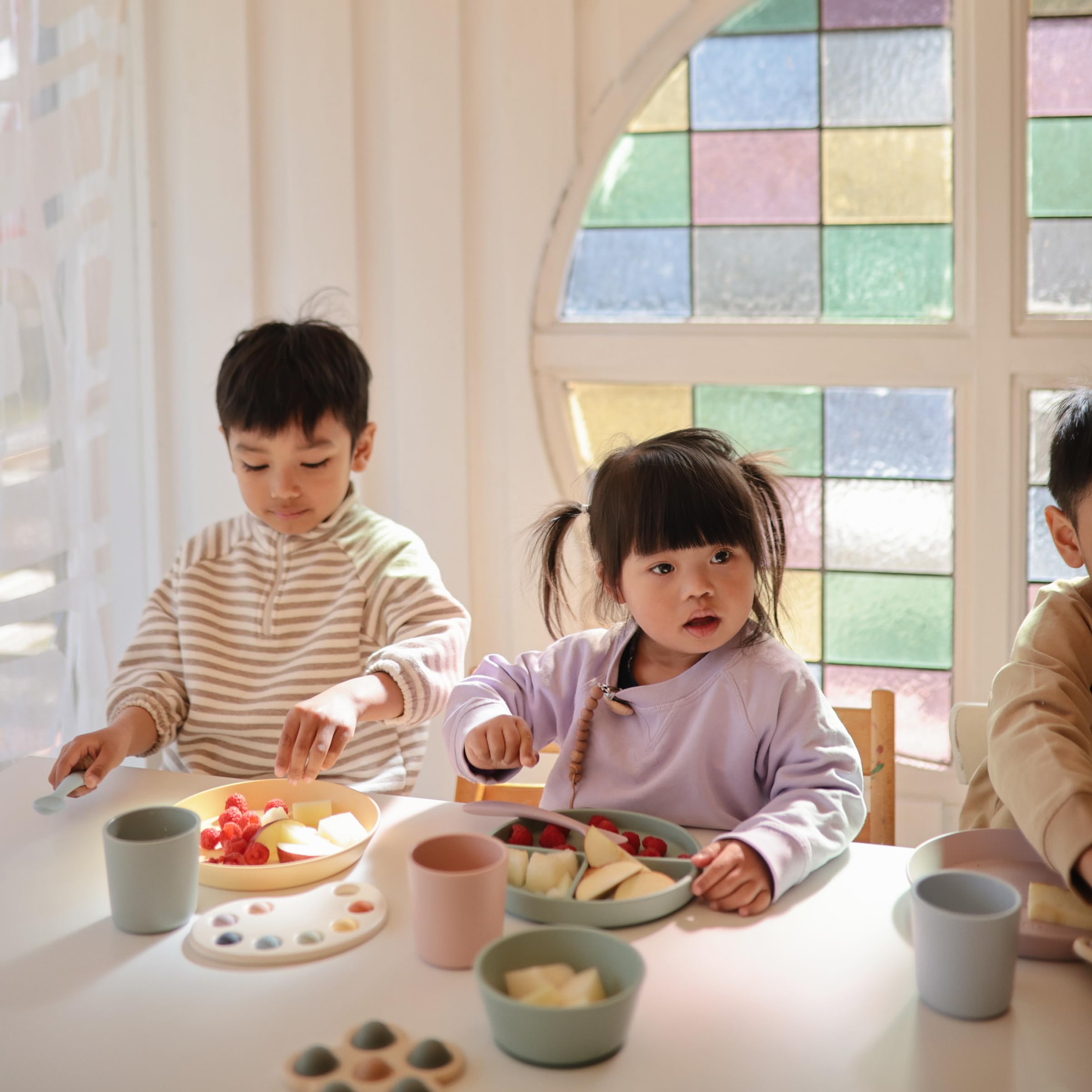 mushie Silicone Suction Plate | BPA-Free Non-Slip Design (Ivory)