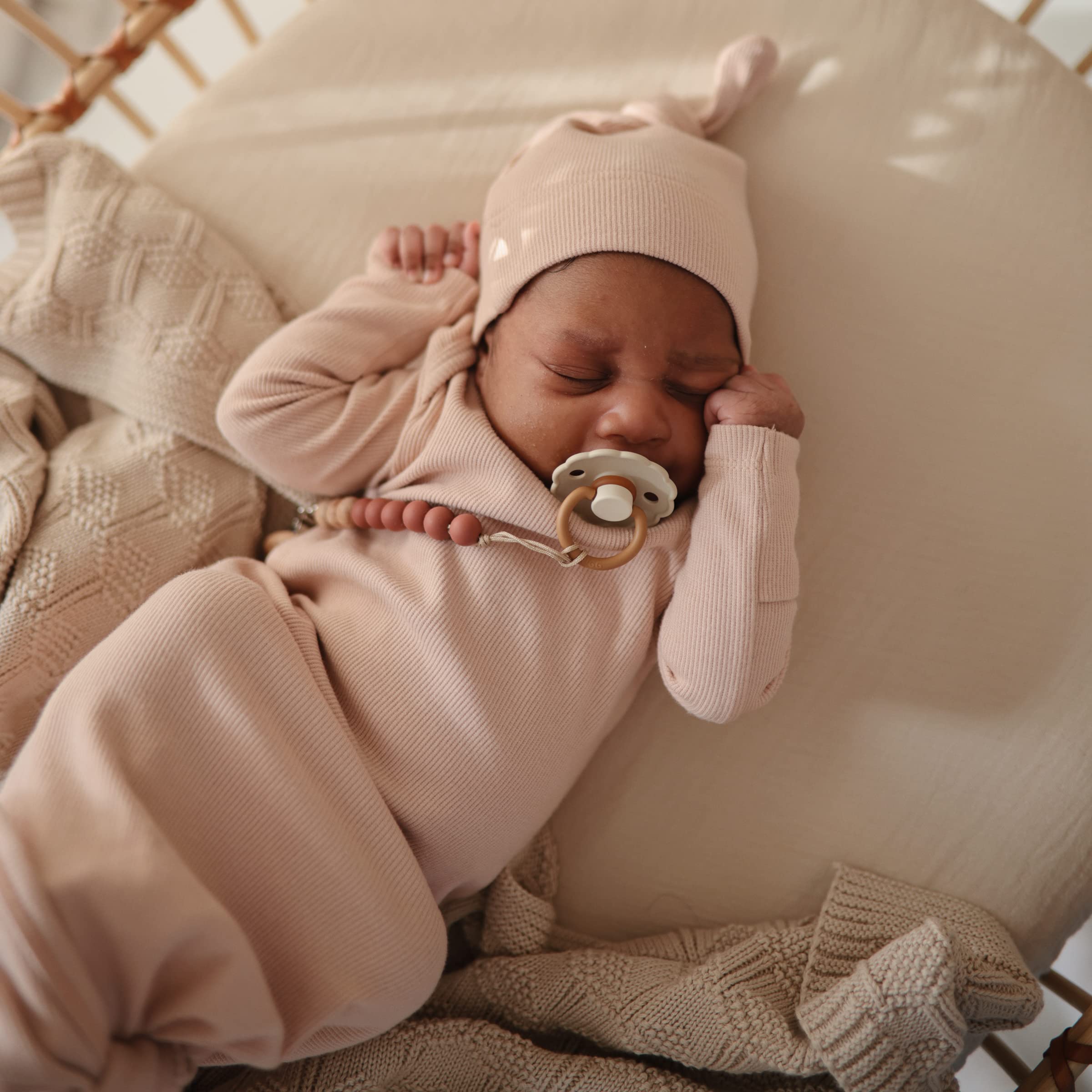 mushie Extra Soft Muslin Fitted Crib Sheet | 192 Thread Count | 28"x 52" (Fog)
