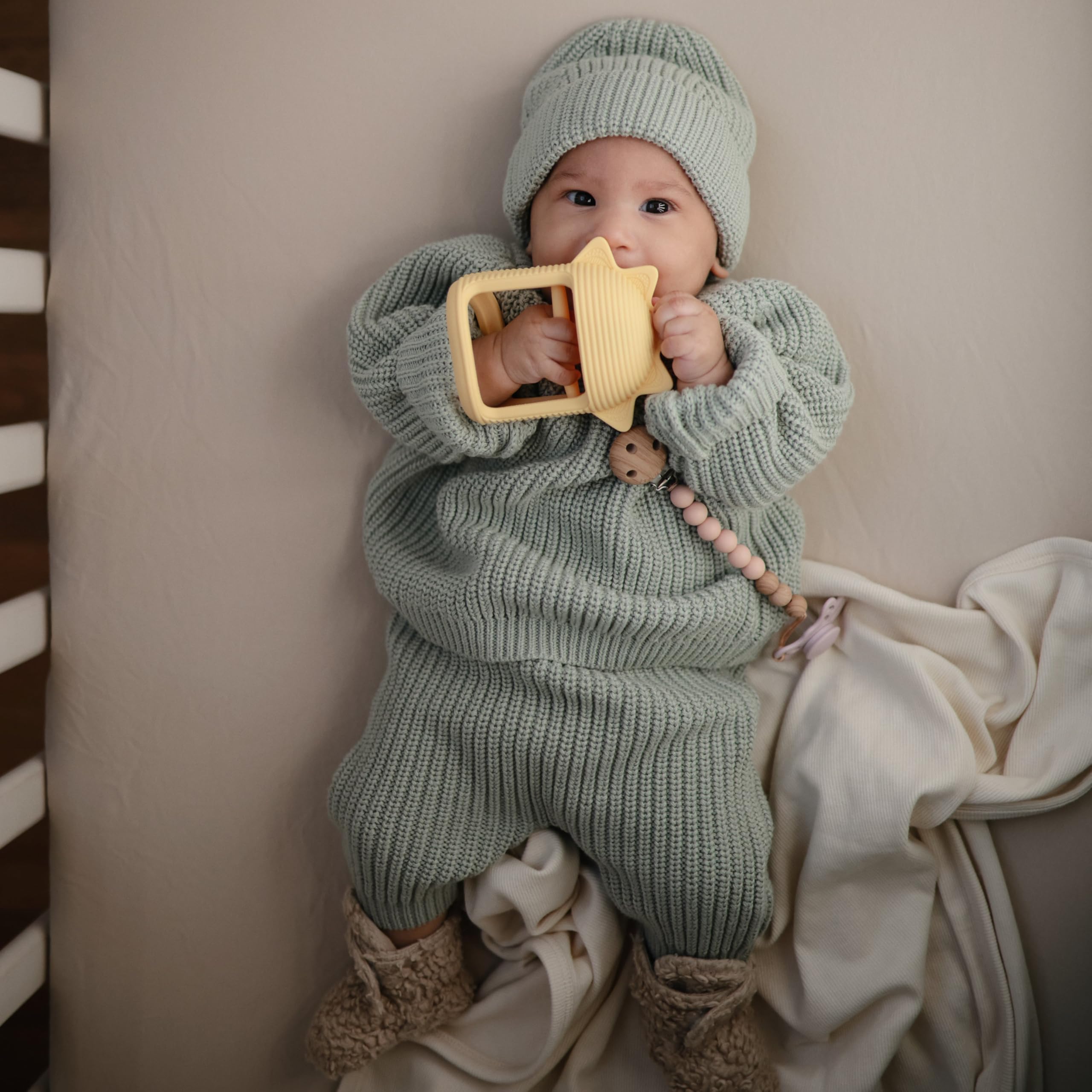 mushie Extra Soft Muslin Fitted Crib Sheet | 192 Thread Count | 28"x 52" (Fog)