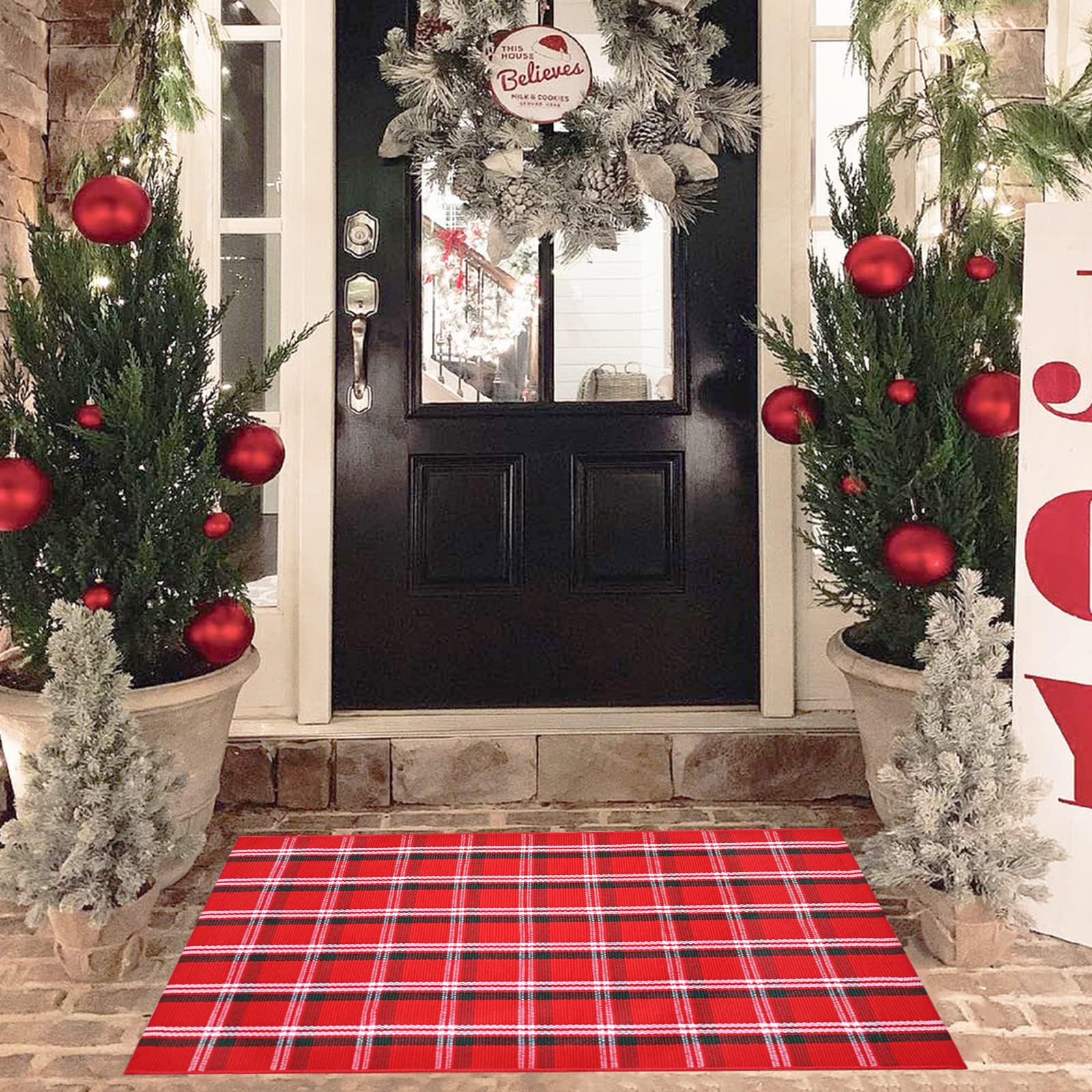 Christmas Red and White Plaid Rug - 28 x 43 Inches Outdoor Front Door Decor Mat Cotton Washable Hand-Woven Rug Christmas New Year Holiday Porch Entryway Layered Doormat