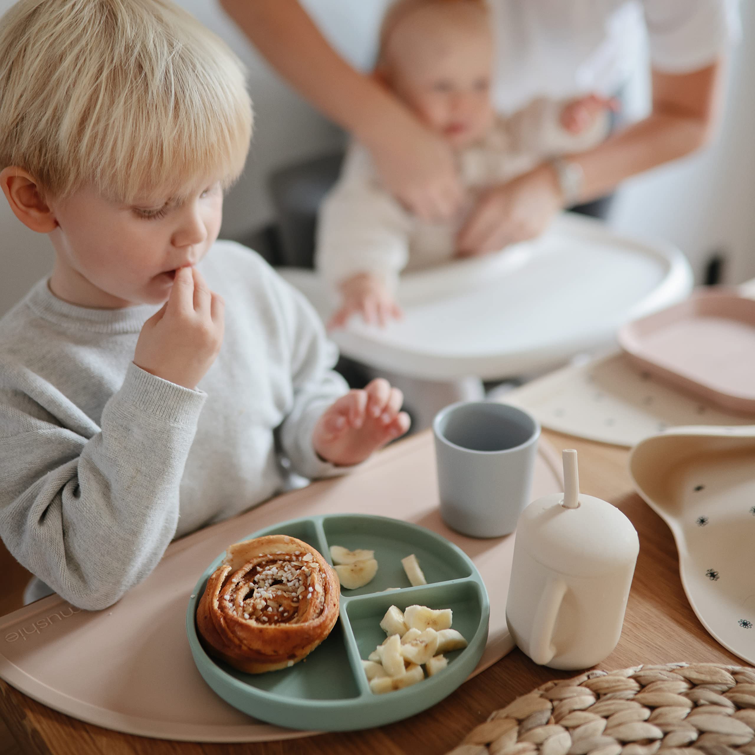 mushie Silicone Suction Plate | BPA-Free Non-Slip Design (Ivory)