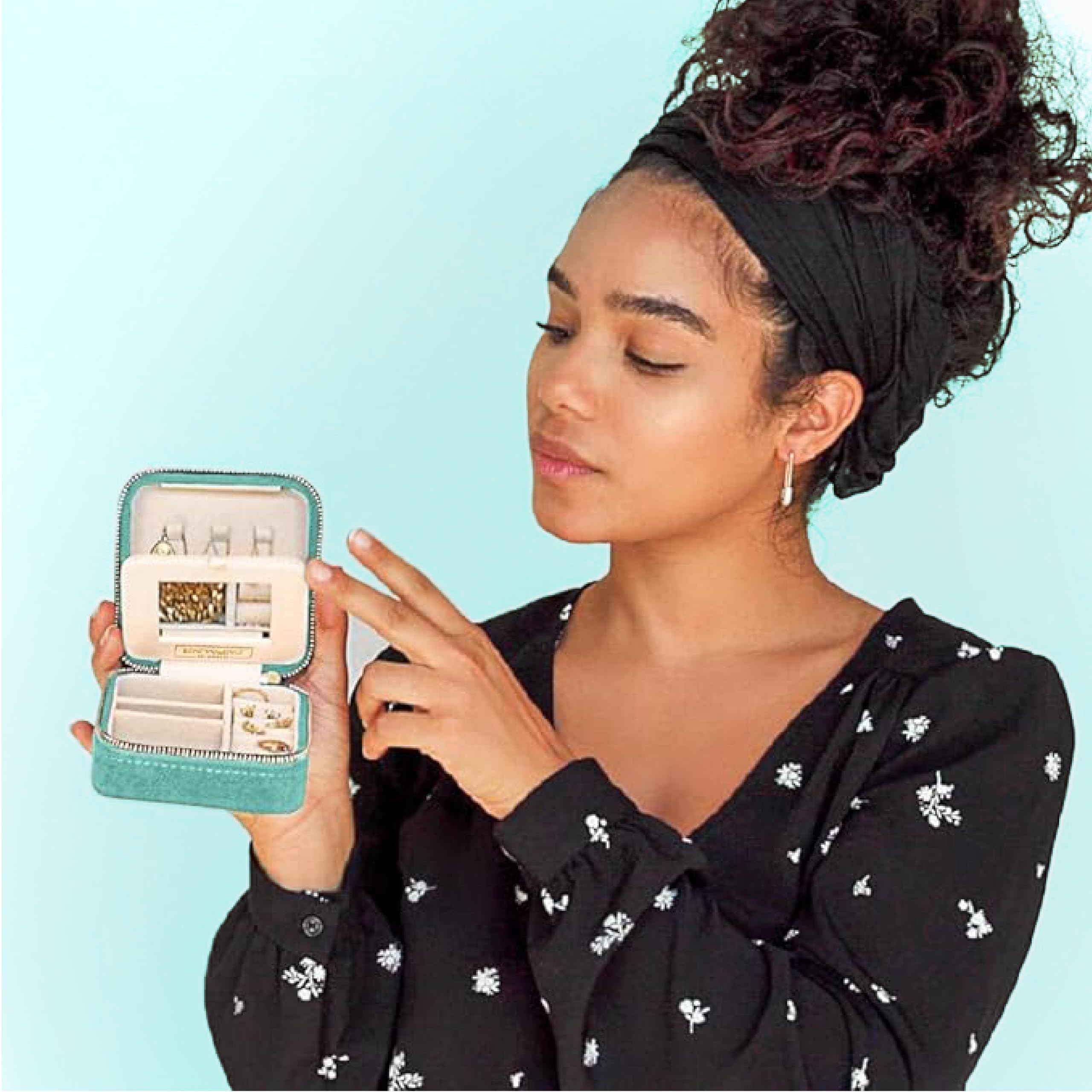 Benevolence LA Plush Velvet Travel Jewelry Storage Box | Travel Jewelry Case Small Jewelry Box for Women | Jewelry Travel Organizer | Earring Organizer with Mirror - Dusty Pink