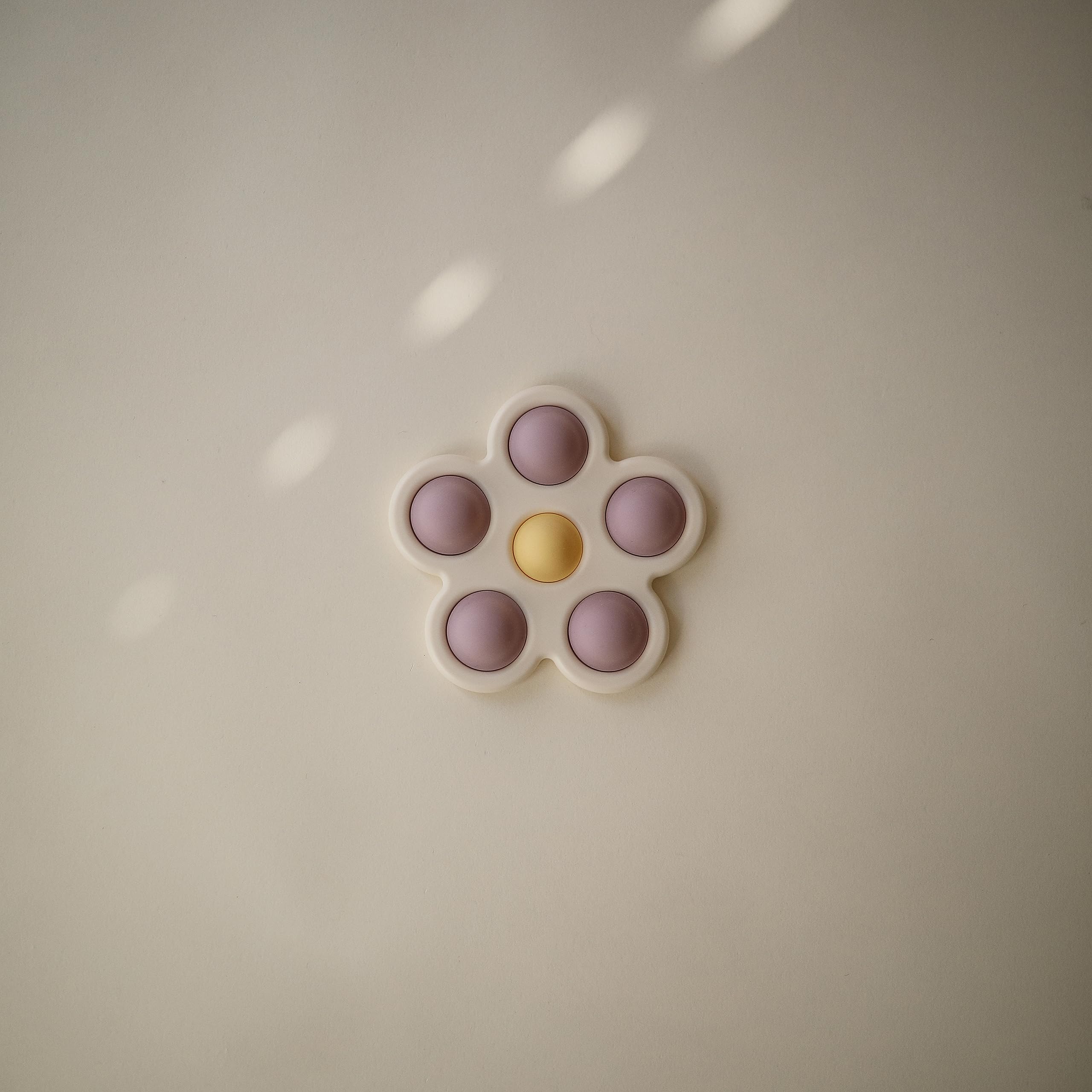 mushie Paint Palette Press Toy