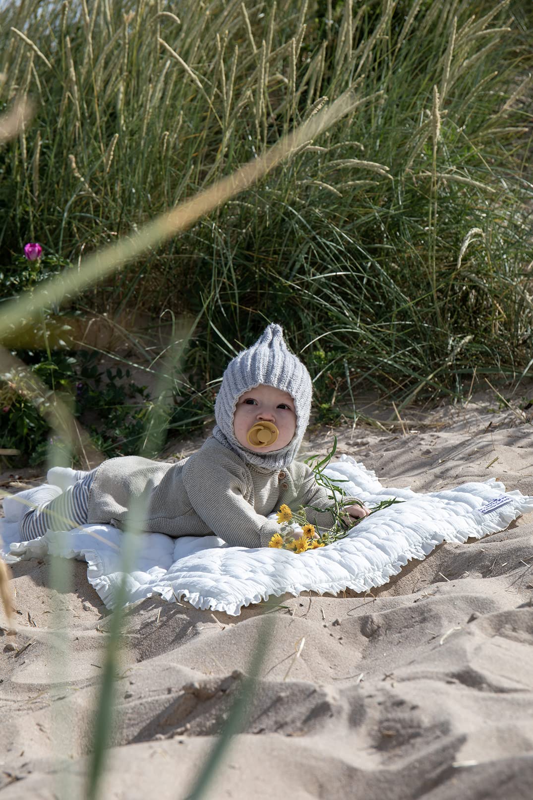 BIBS De Lux Baby Pacifier 2-Pack | Made in Denmark | BPA Free Dummy Soother, Round Nipple. Natural Rubber Latex, Size 2 (6-18 Months), Vanilla/Dark Oak