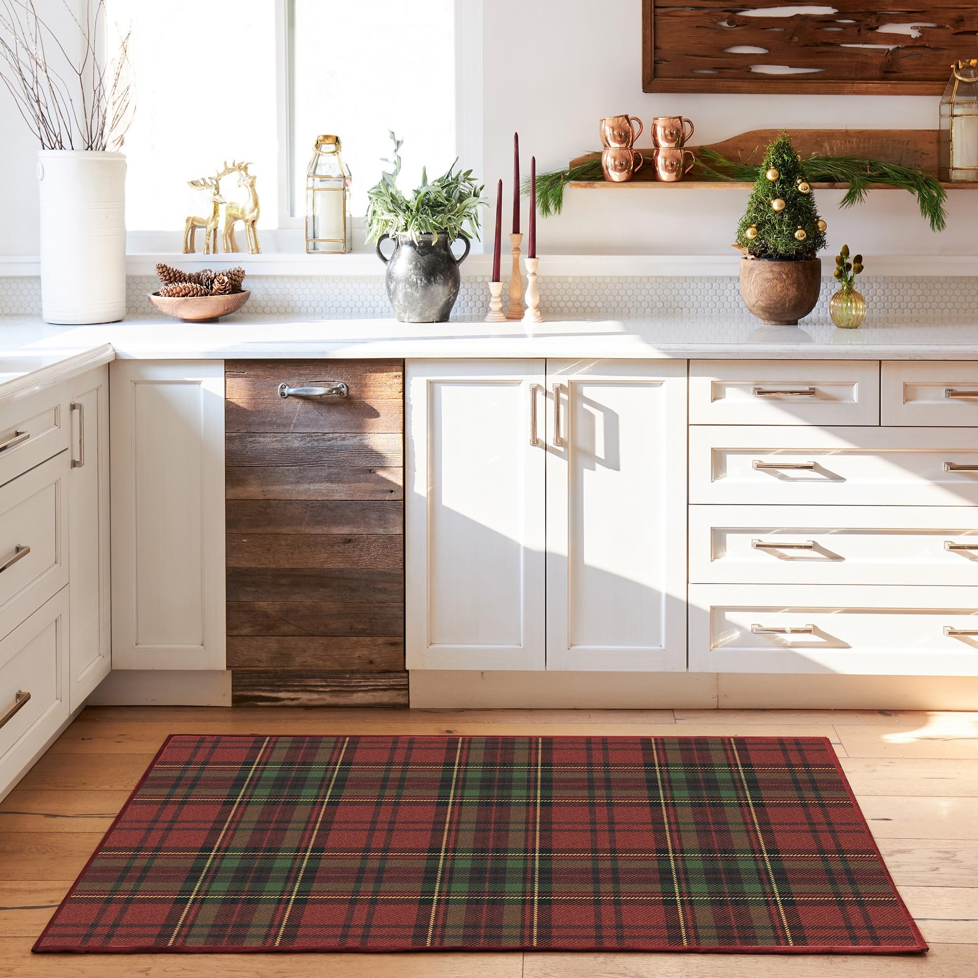 RUGGABLE Winter Plaid Washable Rug - Perfect Holiday Area Rug for Living Room Bedroom Kitchen - Pet & Child Friendly - Stain & Water Resistant - Dress Stewart Tartan Plaid 3&