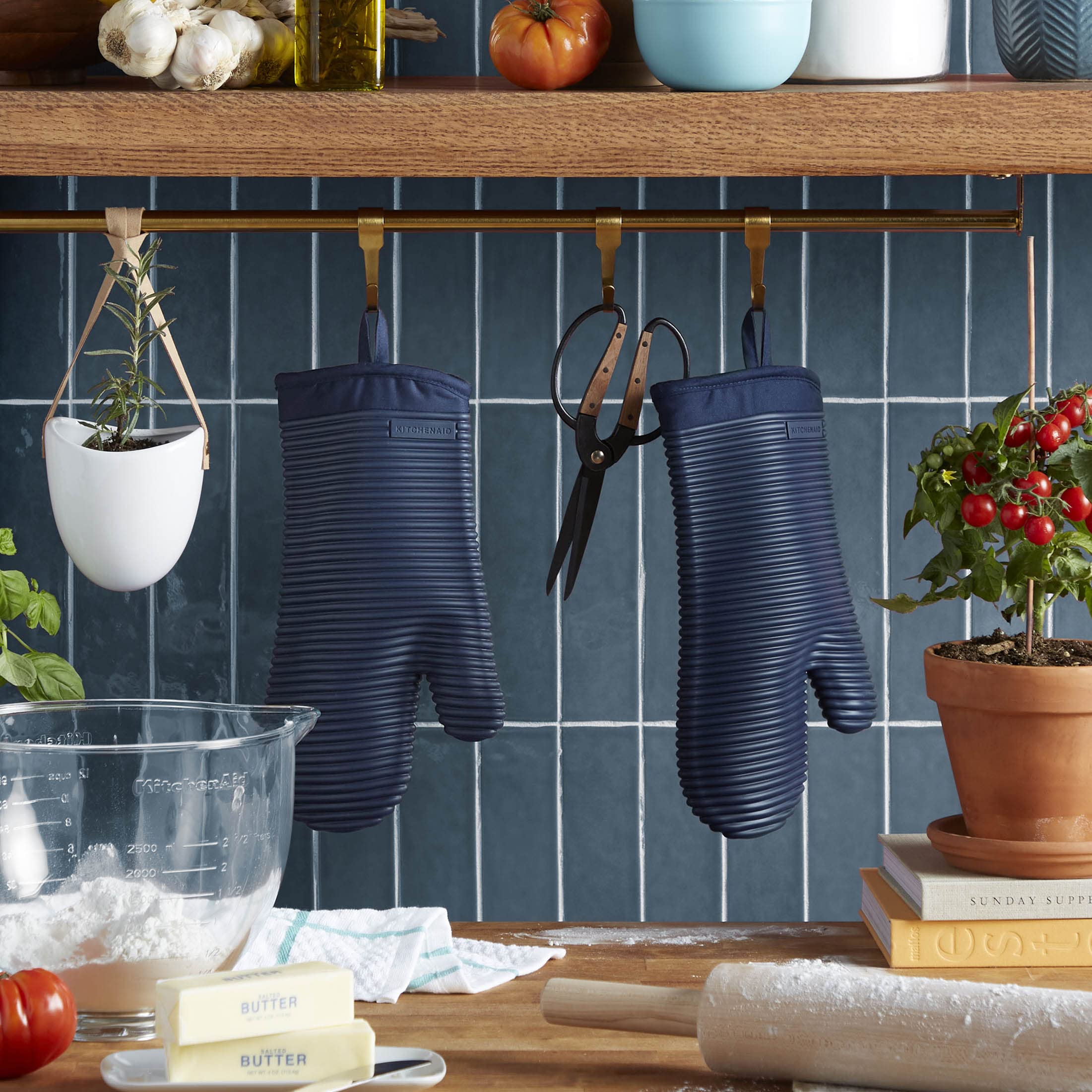 KitchenAid Ribbed Soft Silicone Oven Mitt Set, 7"x13", Milkshake 2 Count