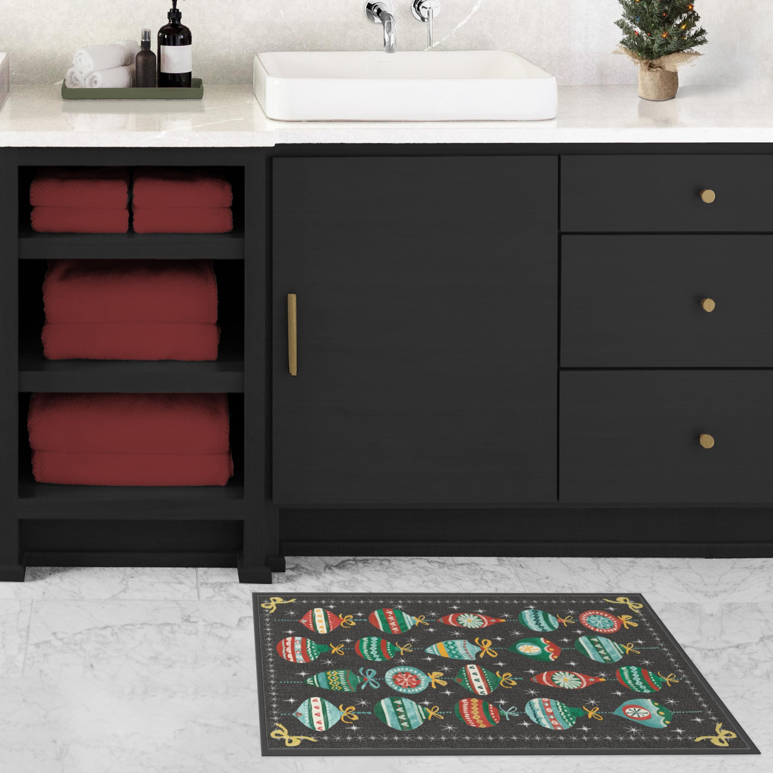 RUGGABLE Winter Plaid Washable Rug - Perfect Holiday Area Rug for Living Room Bedroom Kitchen - Pet & Child Friendly - Stain & Water Resistant - Dress Stewart Tartan Plaid 3&