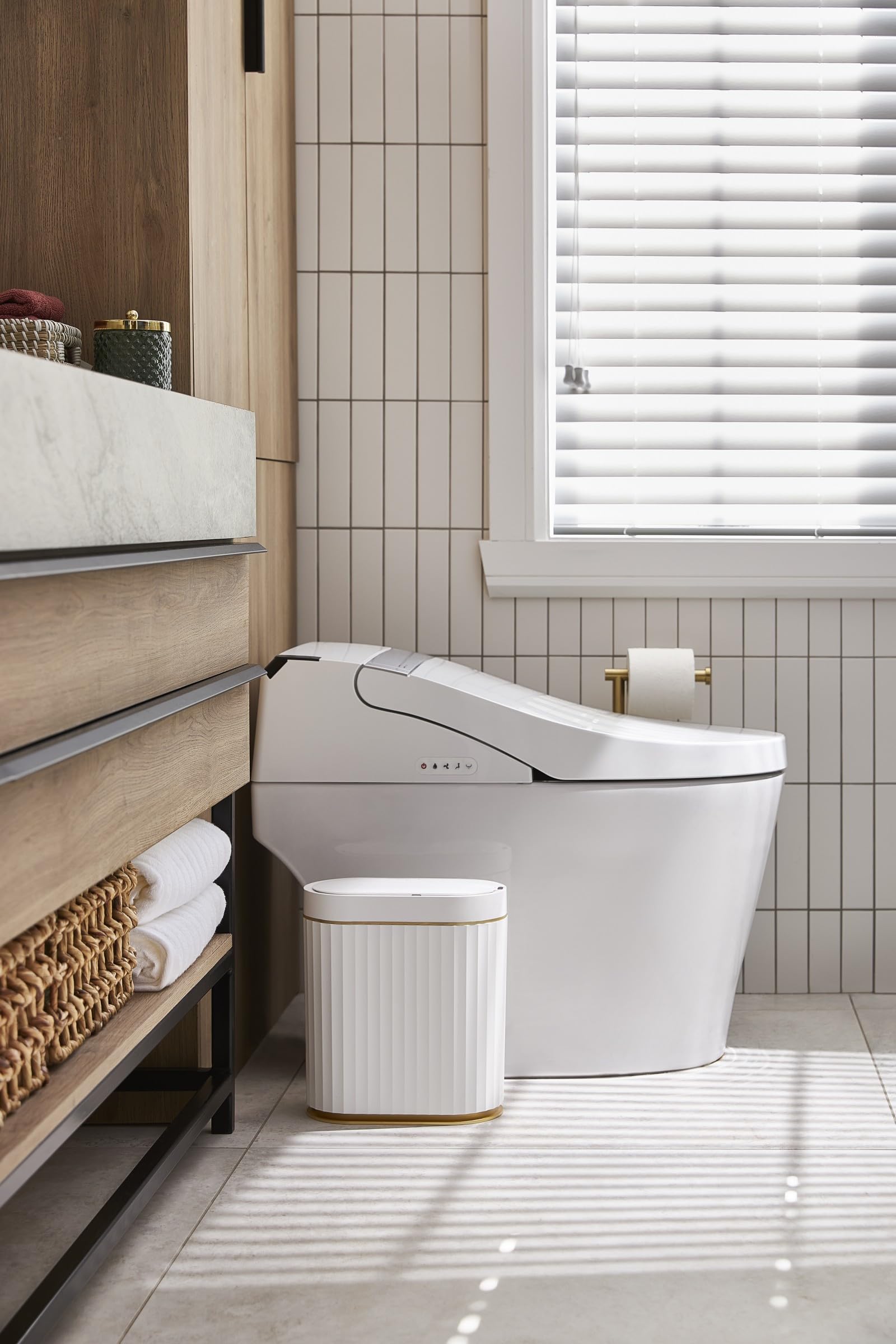 ELPHECO Mini Desktop Trash Can with Lid, Small Slim Automatic Garbage Can, 1.3 Gallon Motion Sensor Countertop Waste Basket for Bedroom, Office, Bathroom, White with Grey Trim