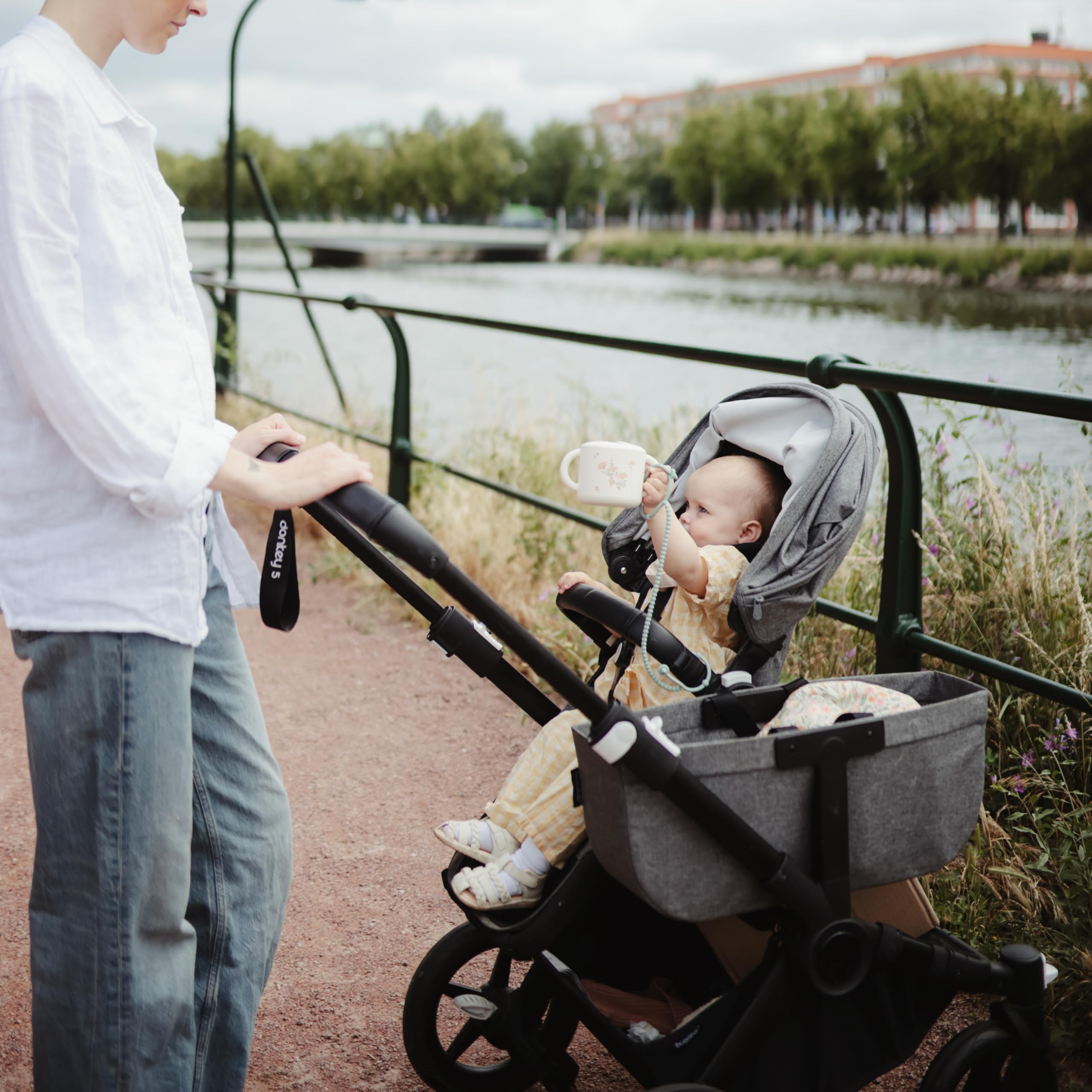 mushie Silicone Snack Cup | Spill Proof Food Container for Toddler and Baby (Cambridge Blue)