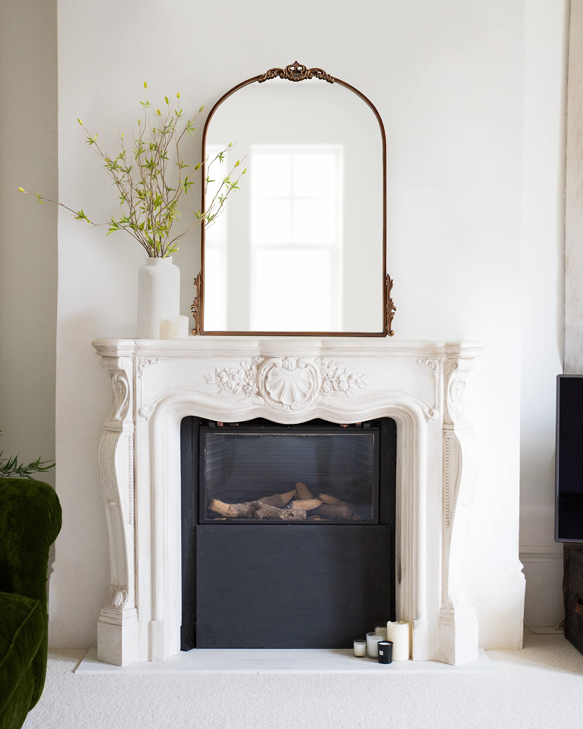 Kate and Laurel Myrcelle Traditional Arched Mirror, 25 x 33, Gold, Decorative Large Arch Mirror with Ornate Garland Detailing Along The Crown and Edges of The Frame