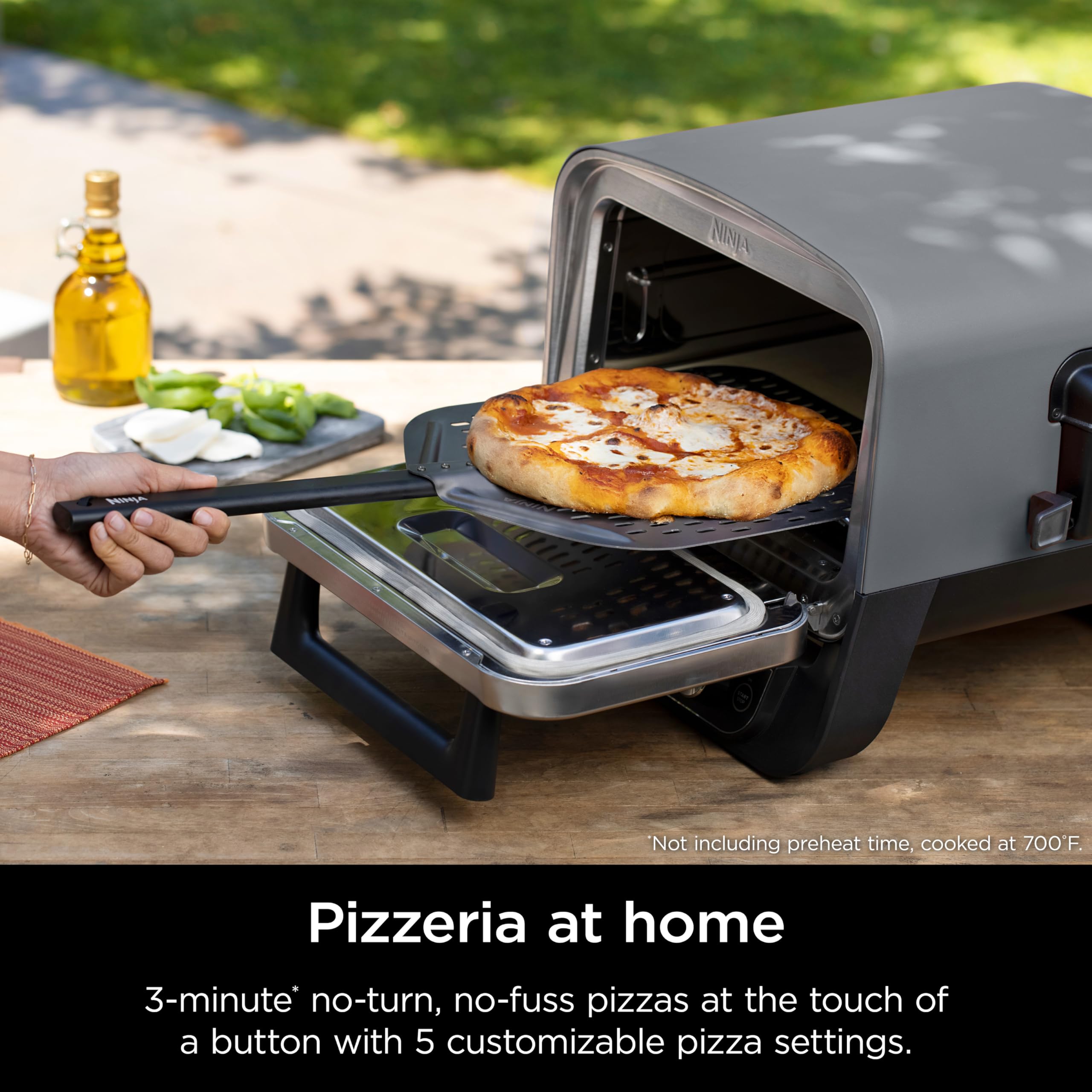 Ninja Woodfire 8-in-1 Outdoor Oven, Pizza Oven, 700°F High Heat Roaster, BBQ Smoker, Ninja Woodfire Technology, Weather Resistant, Portable, Electric, Grey, OO101LWC (Canadian Version)